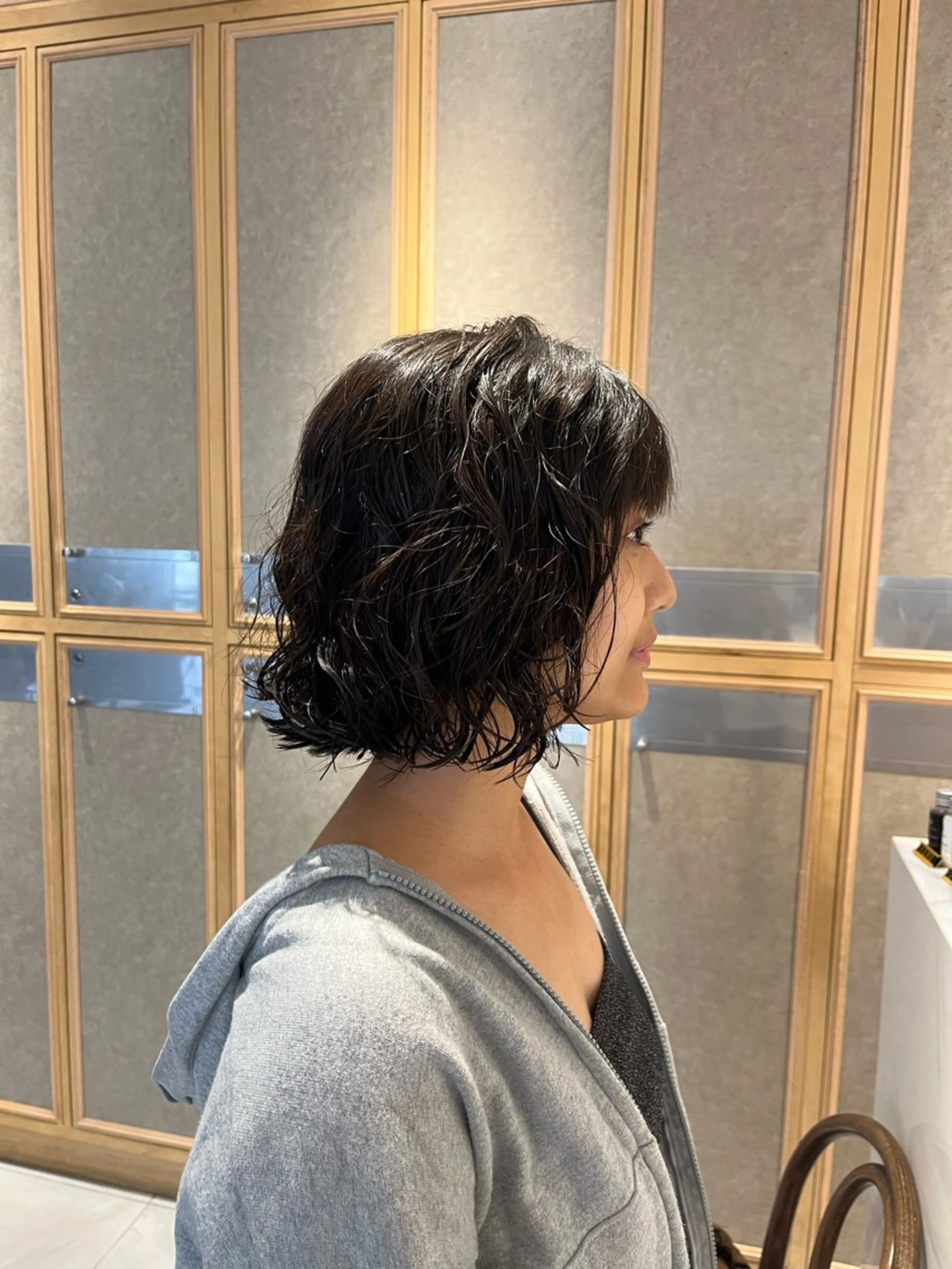 ミディアム カラー ミディアムパーマ ボブ カット パーマ トリートメント ナミ🩶暗髪/暖色 ❤️/透明感/縮毛のヘアスタイル