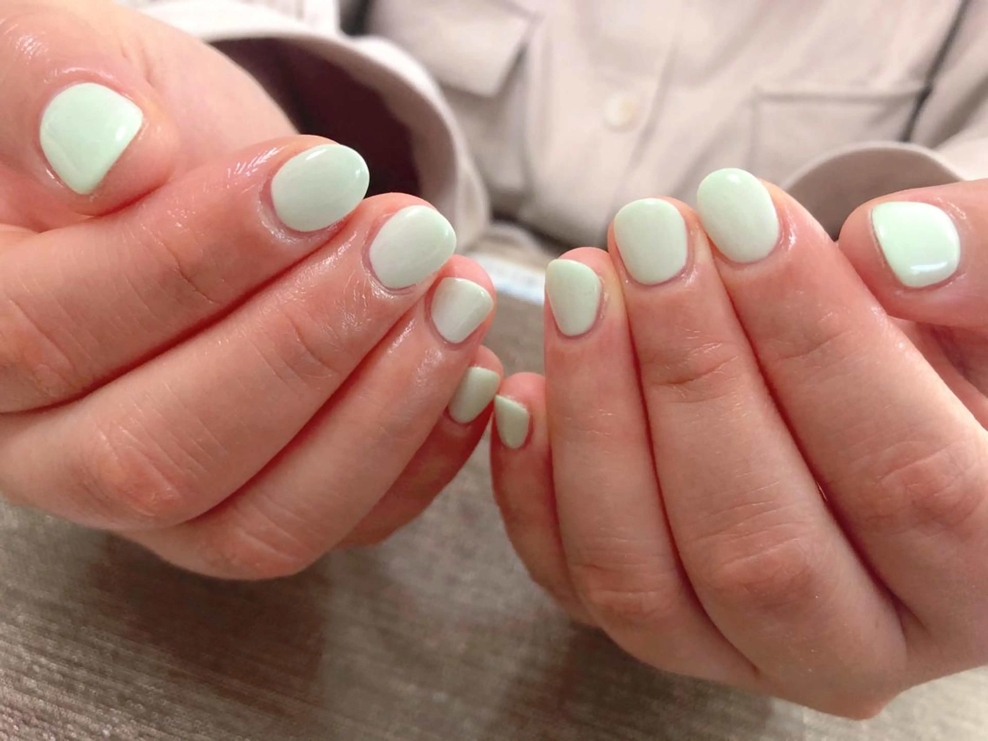 ネイル グリーン パステルネイル 春ネイル ハンドネイル mogunail &blowのネイルデザイン