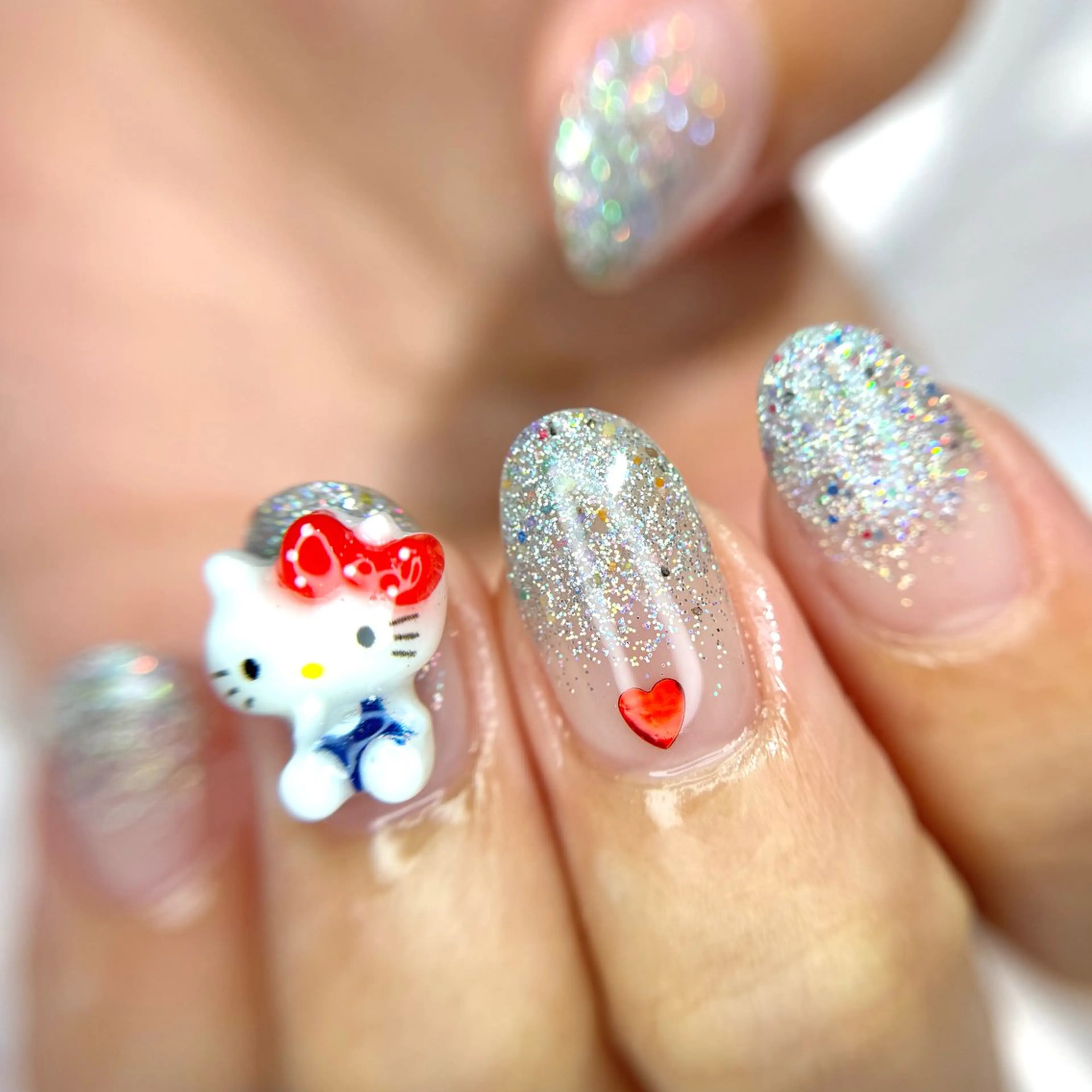 ネイル ハンドネイル OKIKA所属・【OKIKA】 らん🦖🌈🧡のマツエク・マツパデザイン