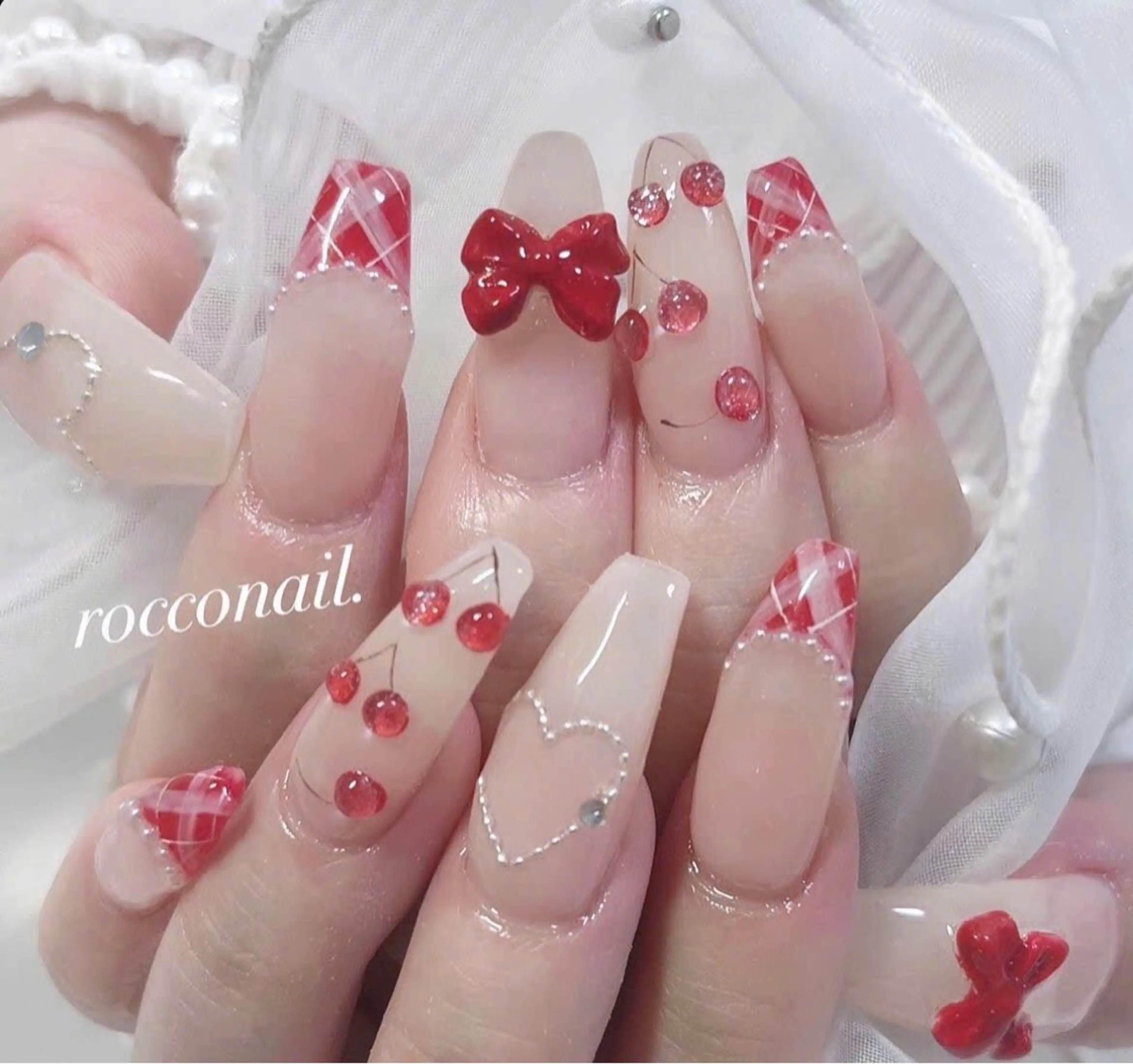 ネイル グラデーション ラメ(グリッター) マグネットネイル ミラーネイル ニュアンスネイル ハンドネイル Lumi de nailsのネイルデザイン