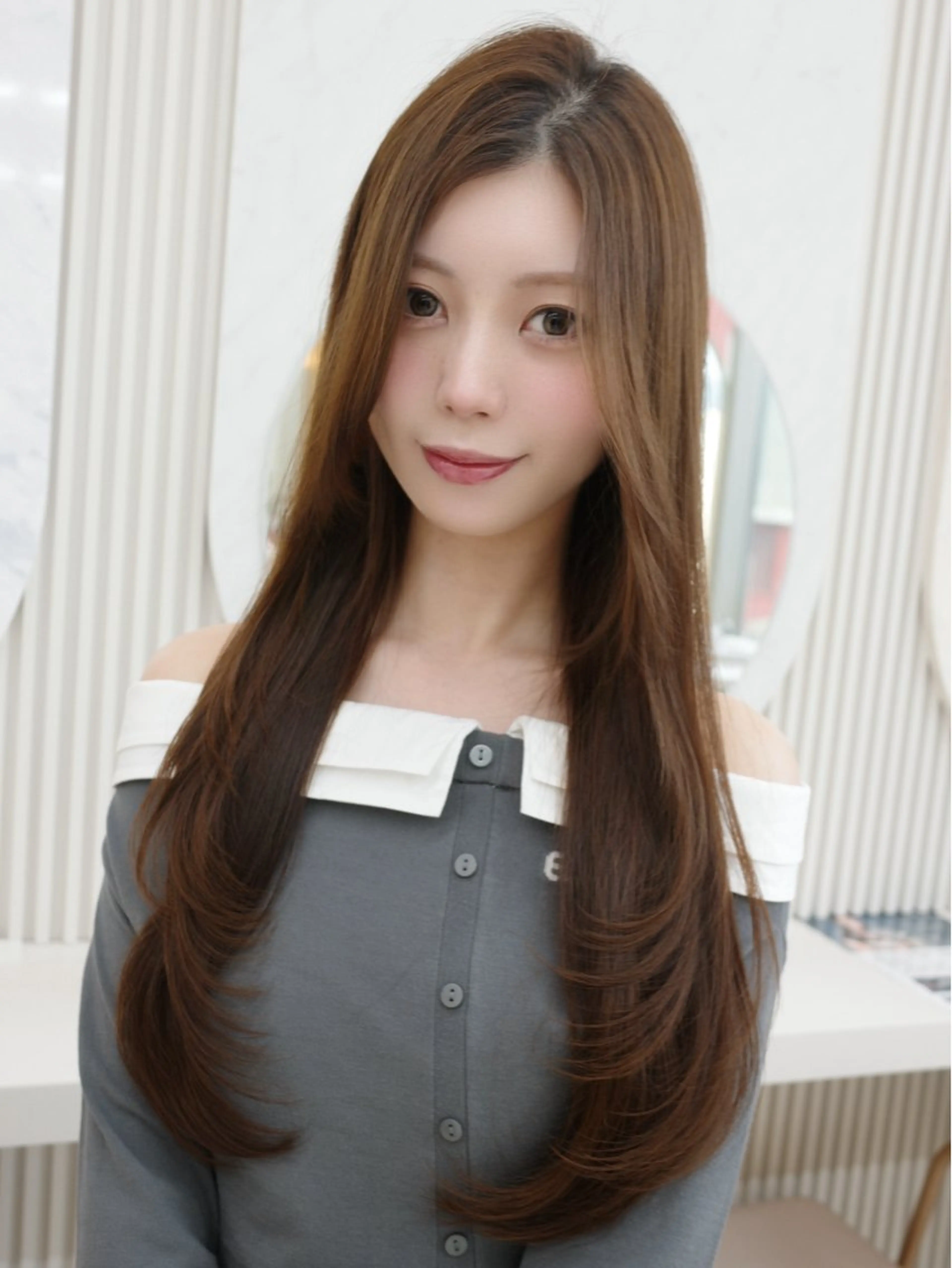 ロング カラー 顔周りカット ハイレイヤー 韓国風ヘア レイヤーカット ロング カット ヘアカラー トリートメント 韓国くびれヘア 顔まわり新宿/さやかのヘアスタイル