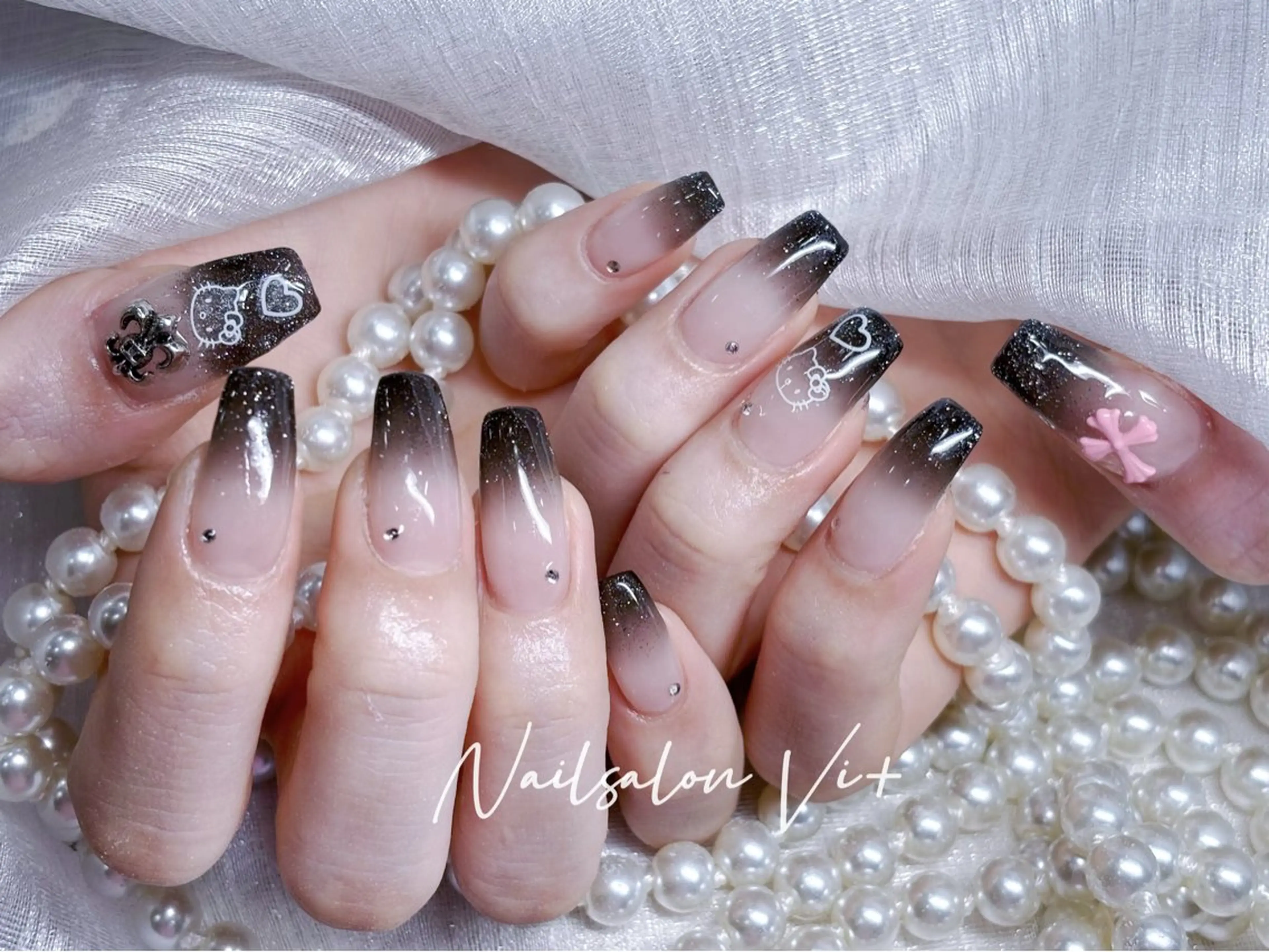 ネイル Nailsalon Vi+ももか🩷のネイルデザイン
