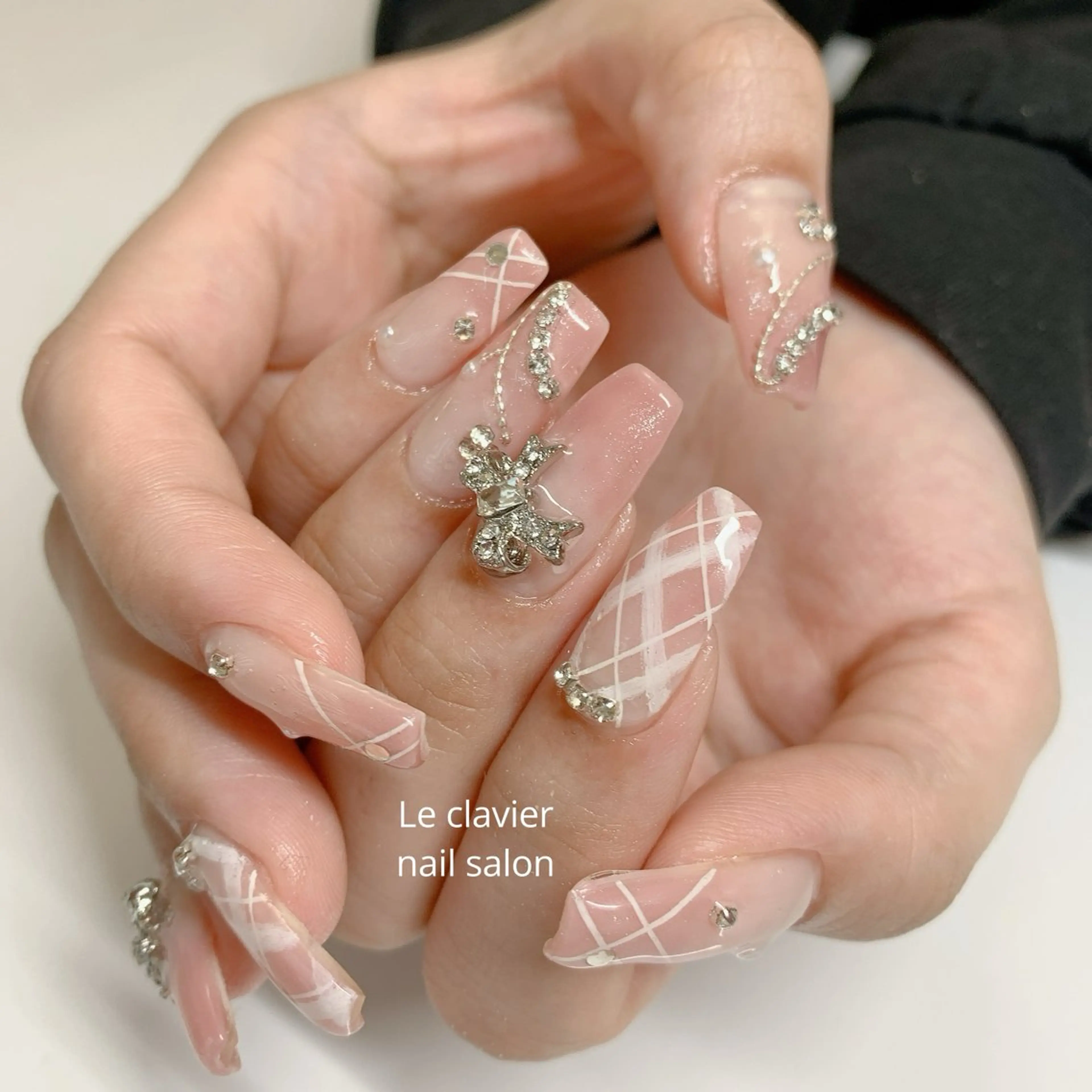 ネイル 長さ出し ジェルネイル パラジェル スカルプネイル ソフトジェル Mina Nailのネイルデザイン