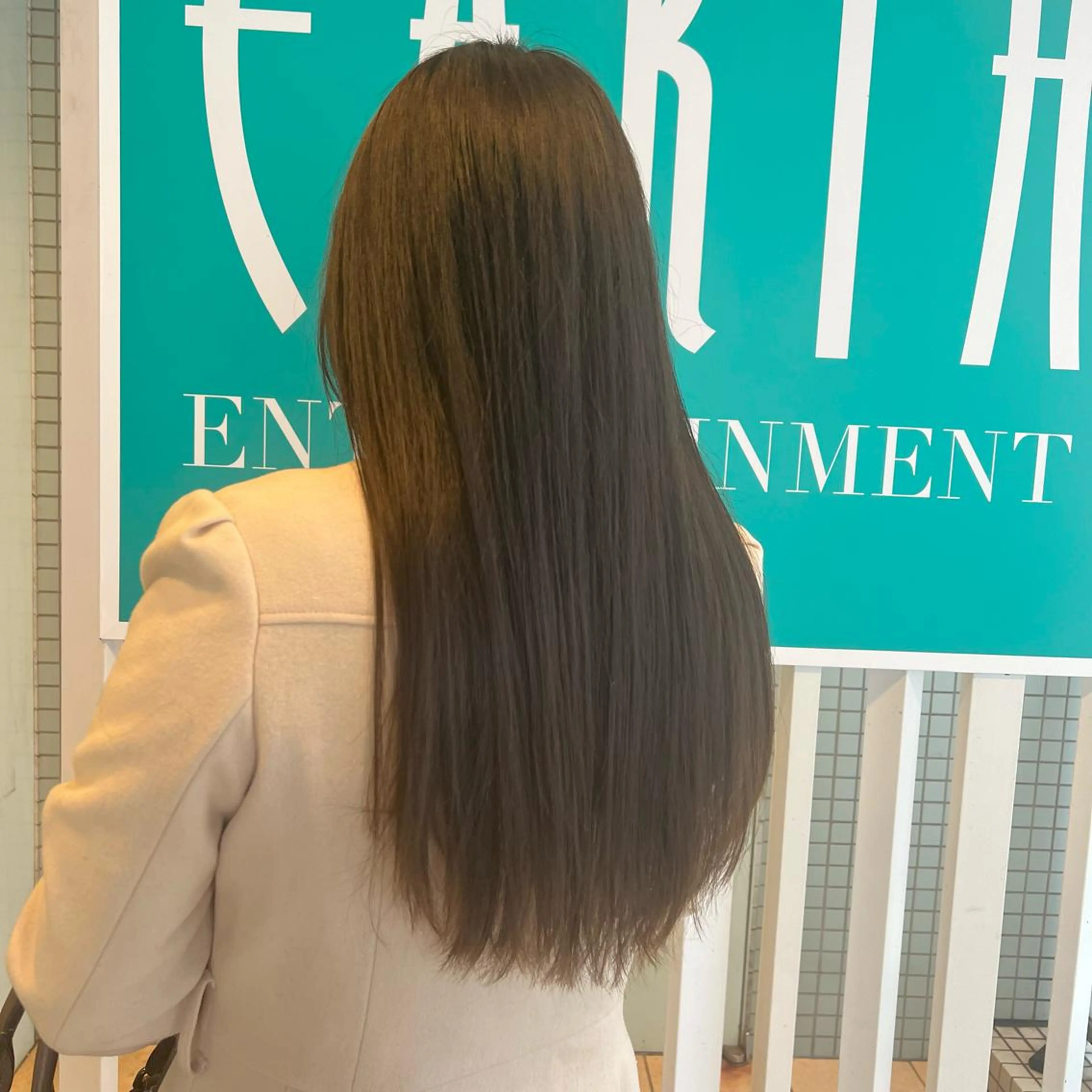 ロング カラー アッシュ アッシュグレー アッシュグレージュ グレージュ カット ヘアカラー stylist 🐶内藤 成香のヘアスタイル