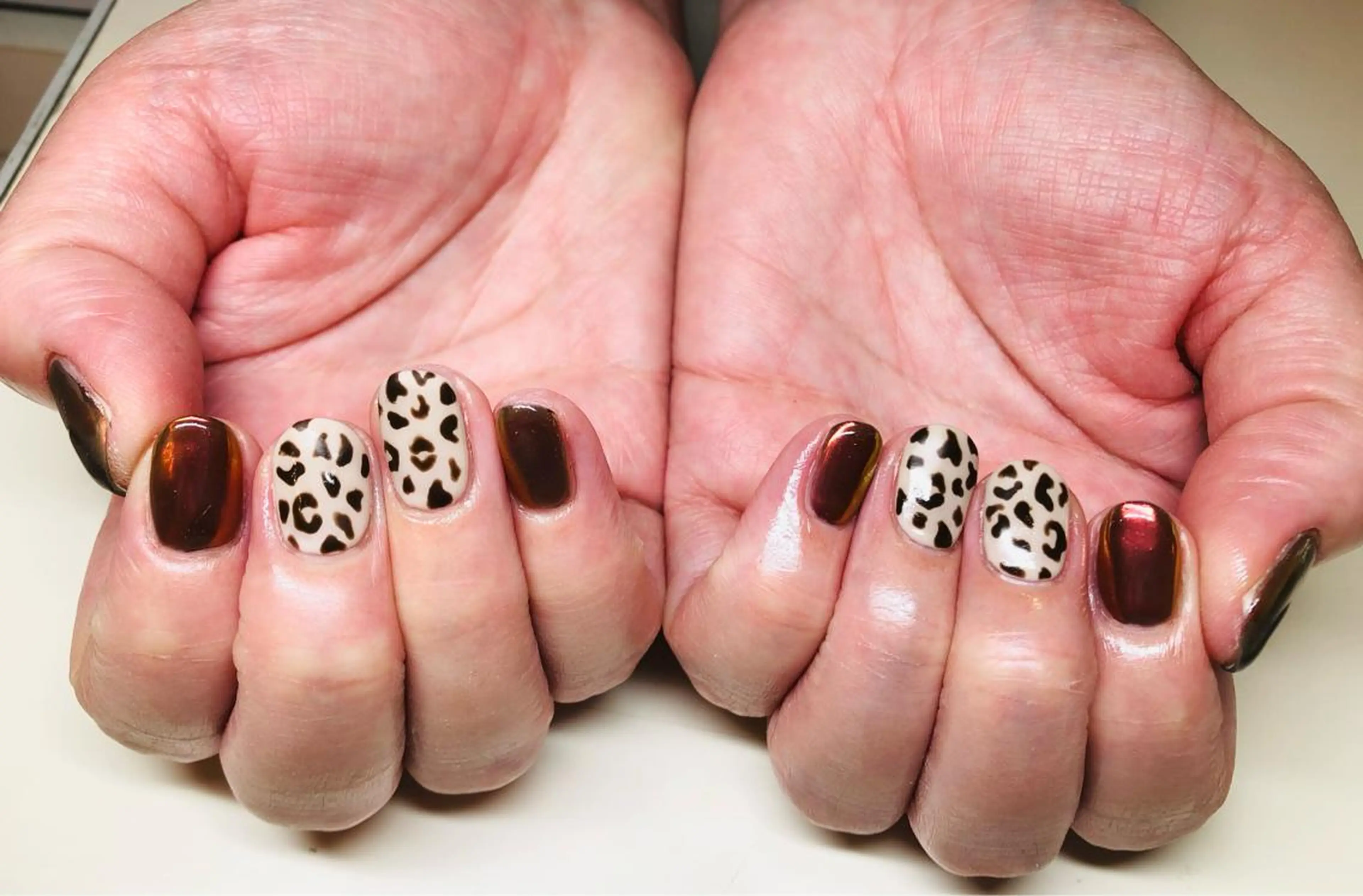 ネイル アニマル柄 いちじゅう あおいのネイルデザイン