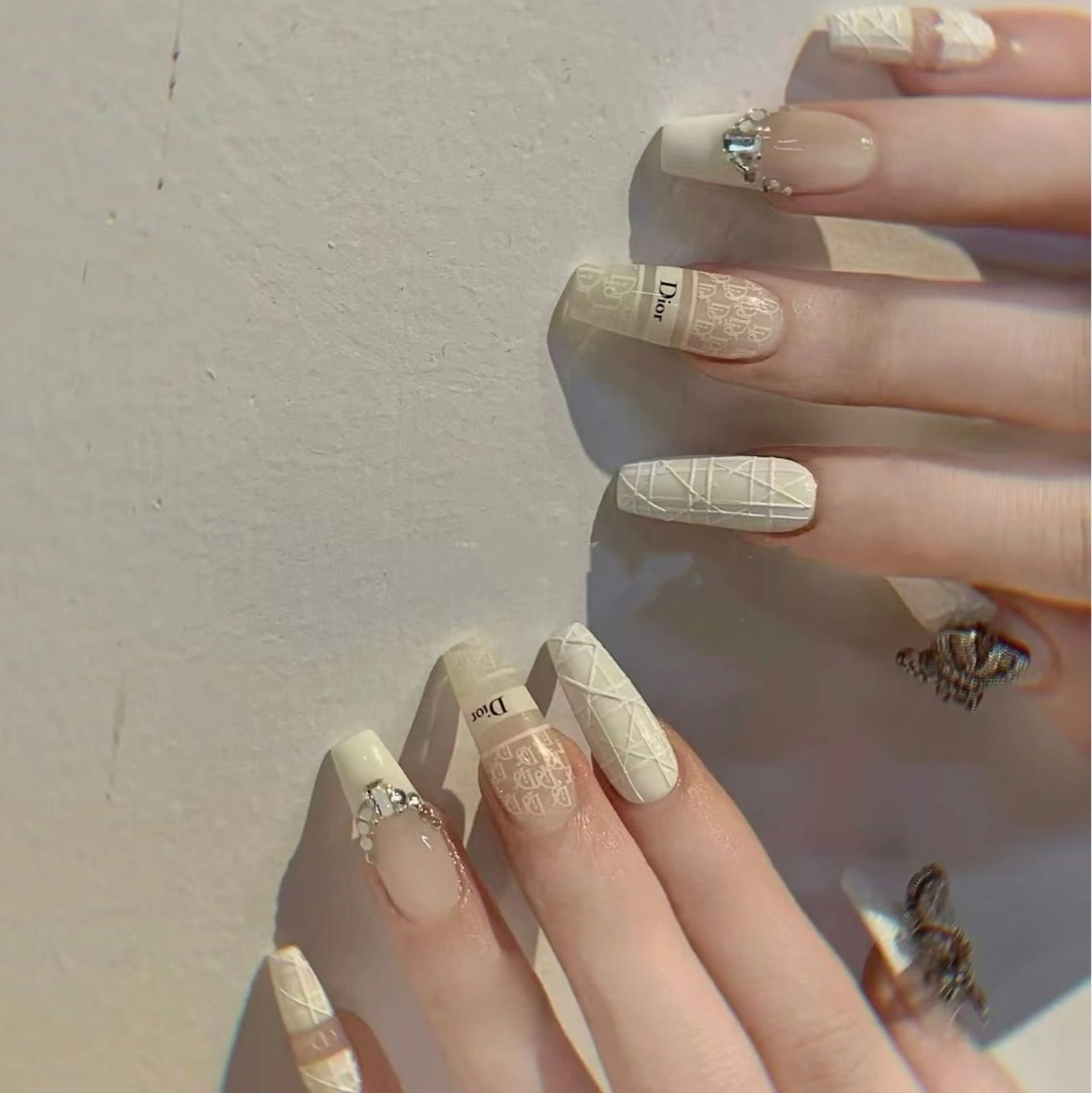 ネイル オーロラネイル フラワーネイル フットネイル フレンチネイル ジェルネイル ハンドネイル 相沢 さやかのネイルデザイン