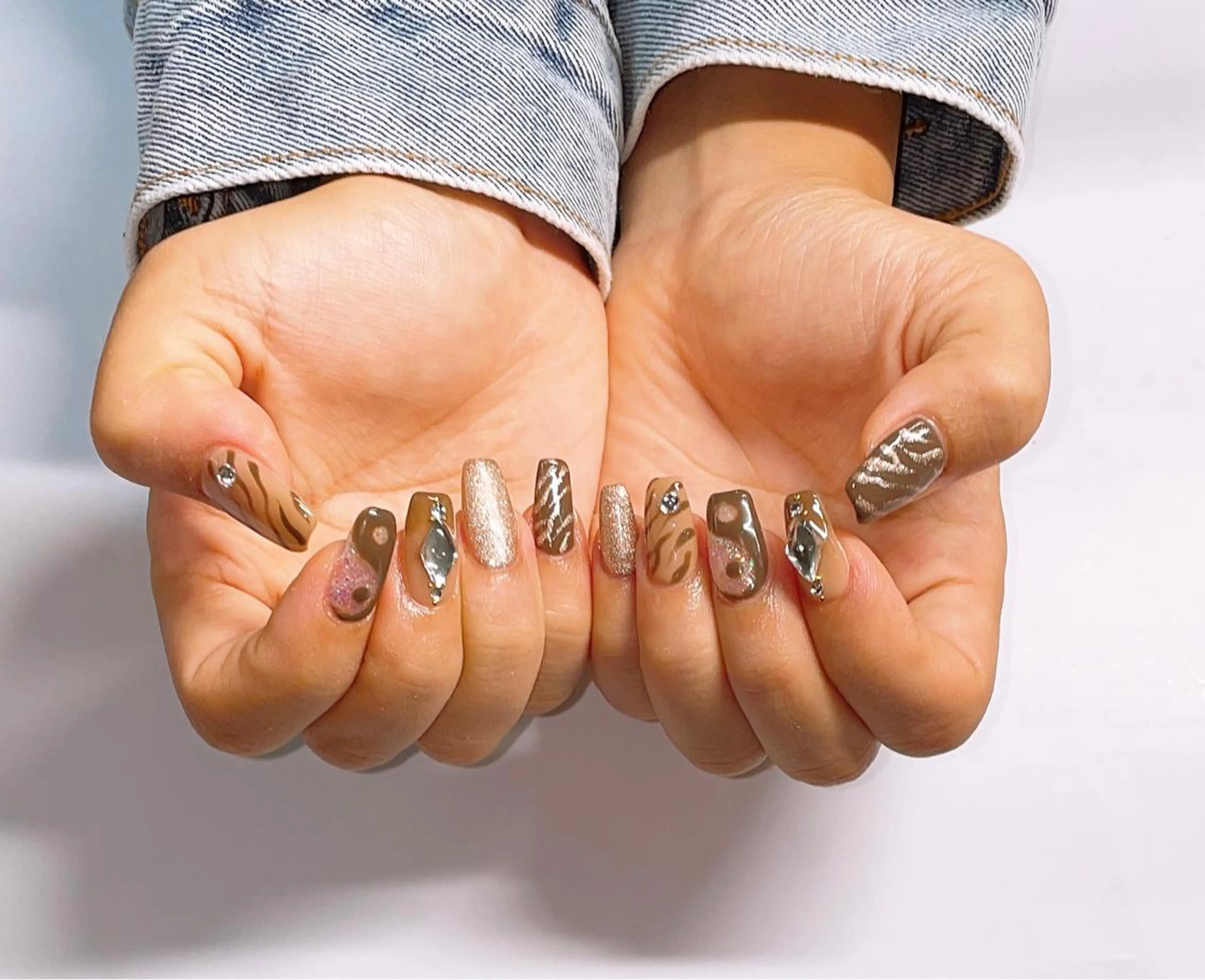 ネイル ハンドネイル VIERU 🌈🎀💖のネイルデザイン