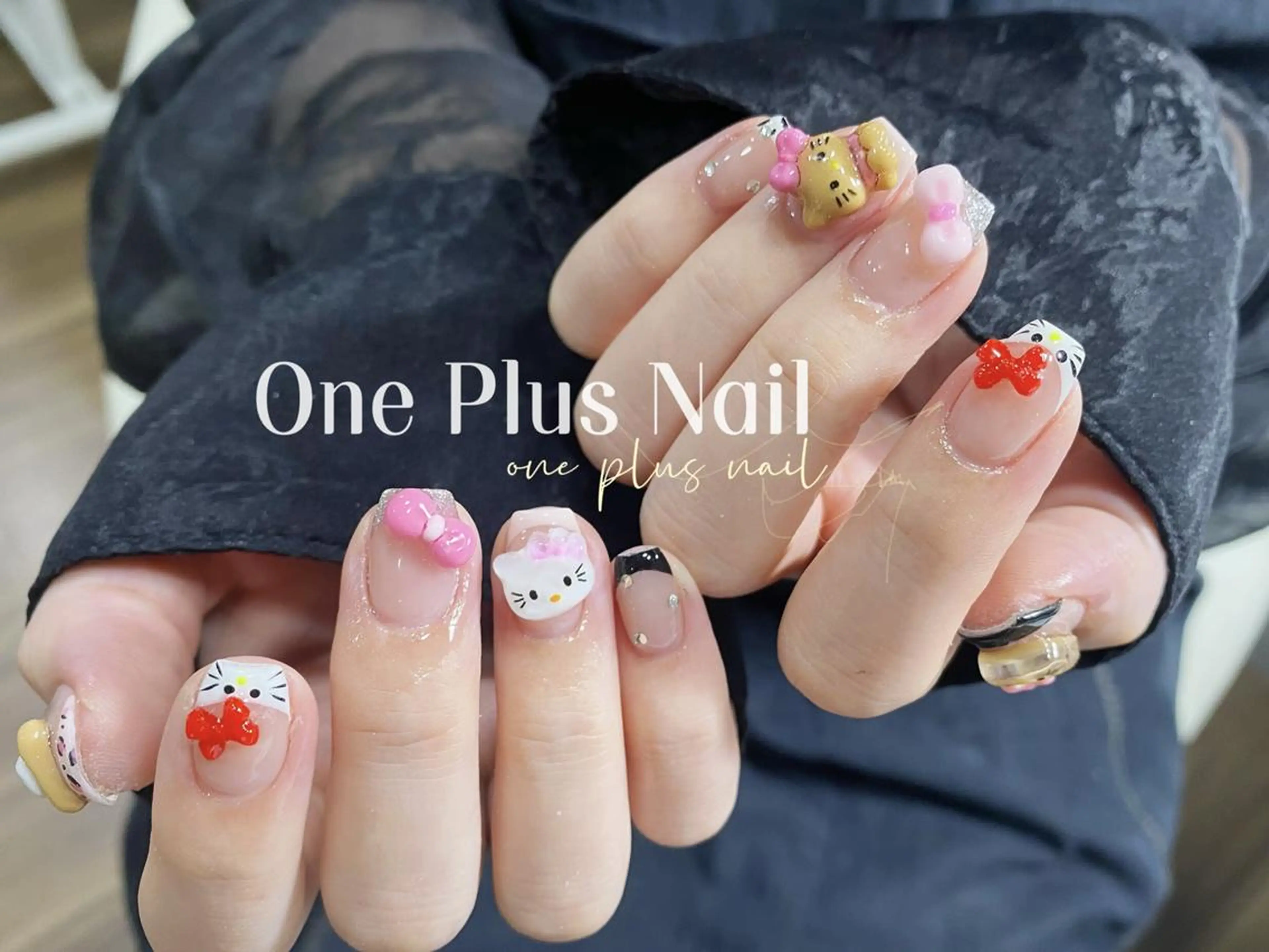 ネイル ハート キラキラネイル 韓国ネイル ロングネイル 持ち込み ハンドネイル One Plus Nail Salonのネイルデザイン