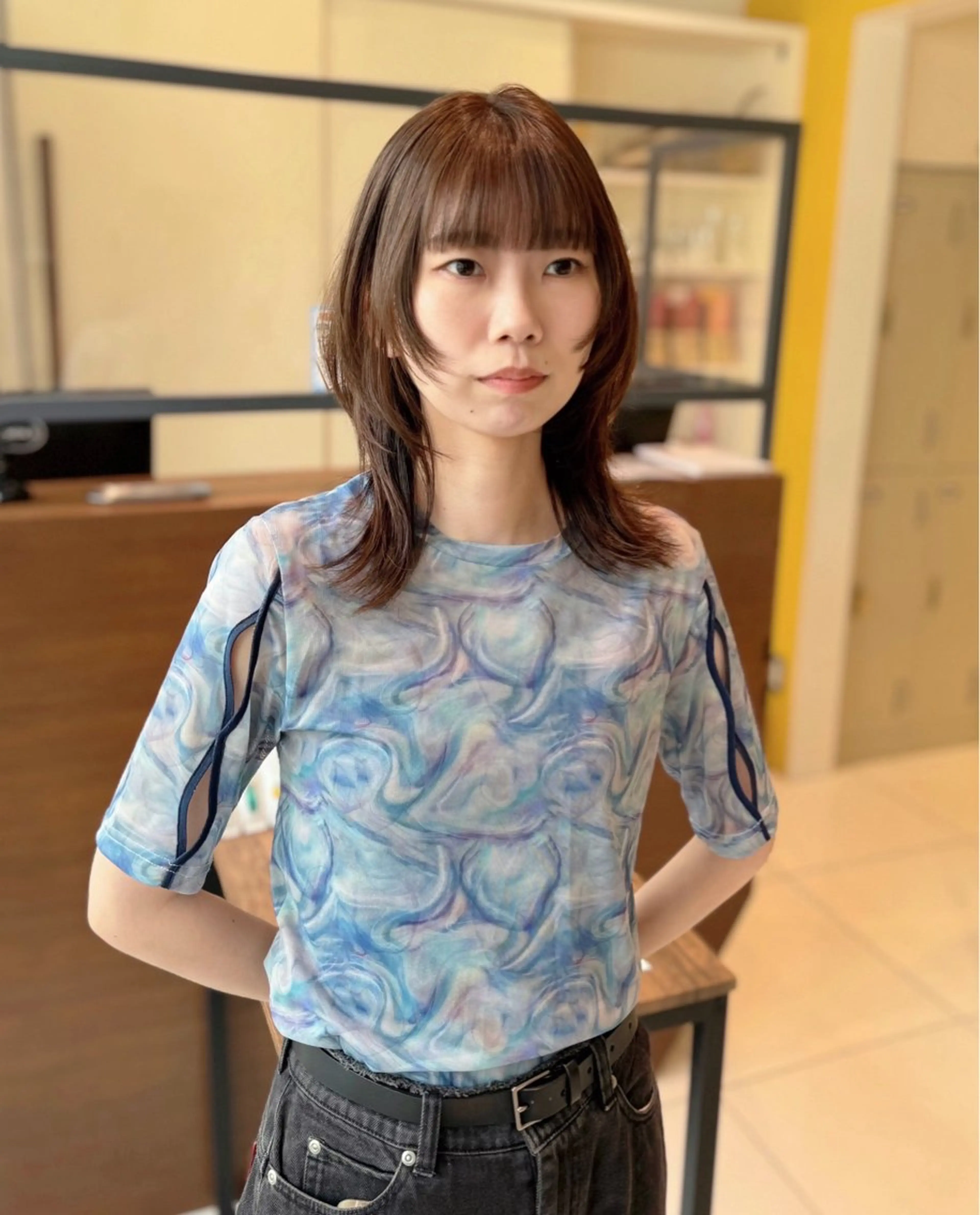 ミディアム レイヤーカット ウルフカット ウルフレイヤー イヌマル カリンのヘアスタイル