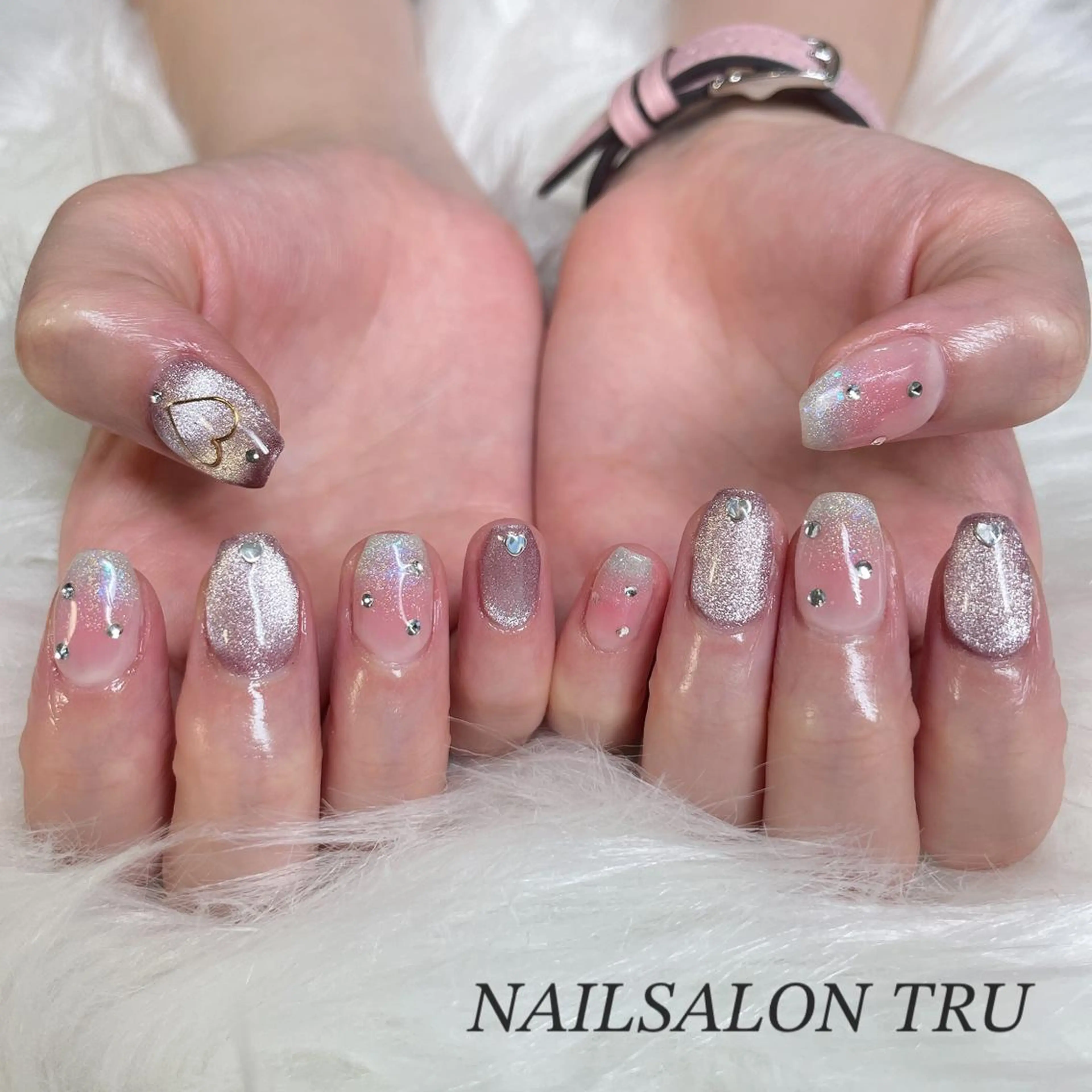 ネイル 𝐼𝑁𝑂𝑈𝐸 𝑀𝐼𝐴のネイルデザイン