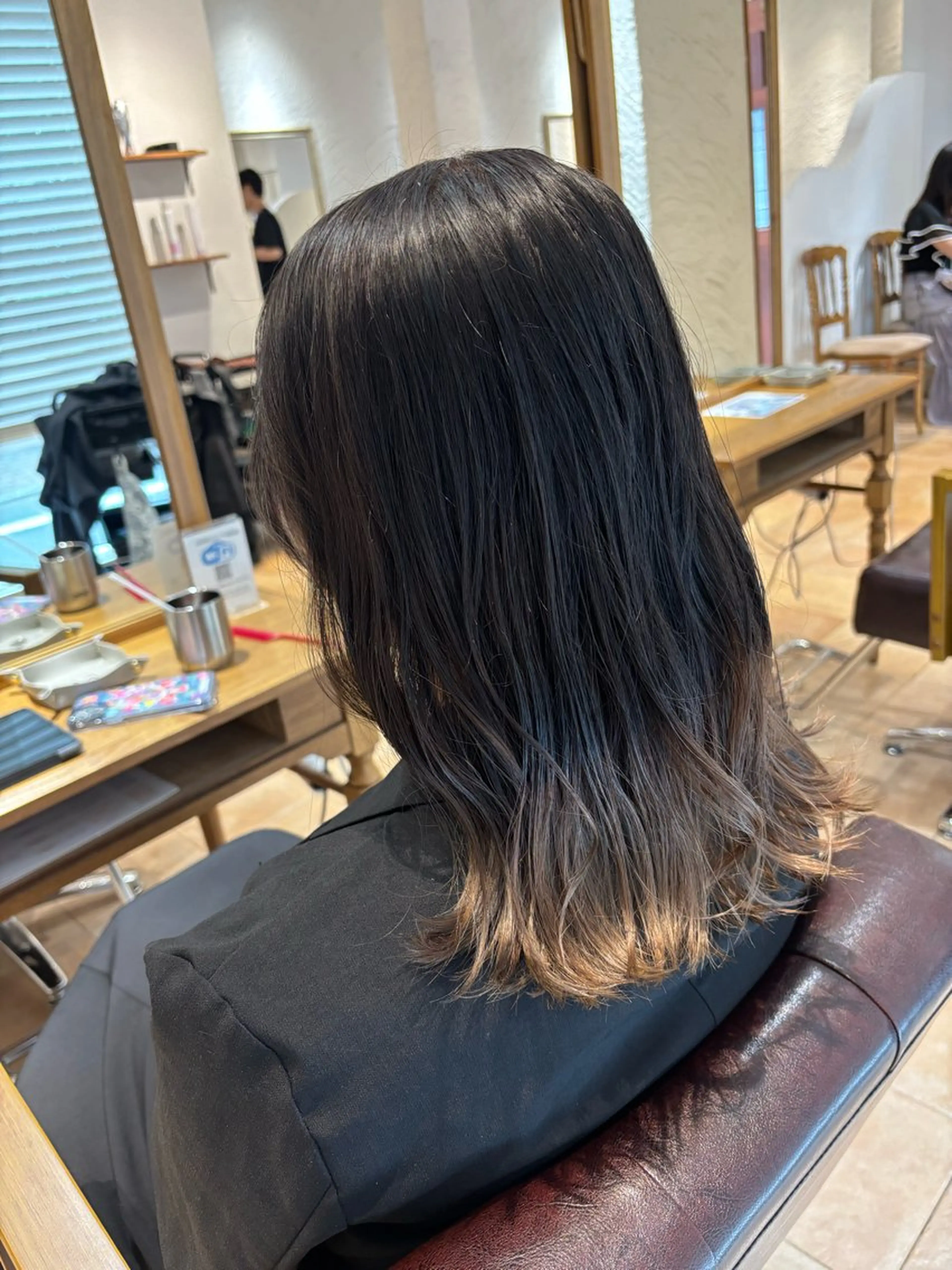 ミディアム カラー グラデーションカラー ハイトーンカラー ヘアカラー 🌈透明感カラー🌈 🌟吉田祐介🌟のヘアスタイル