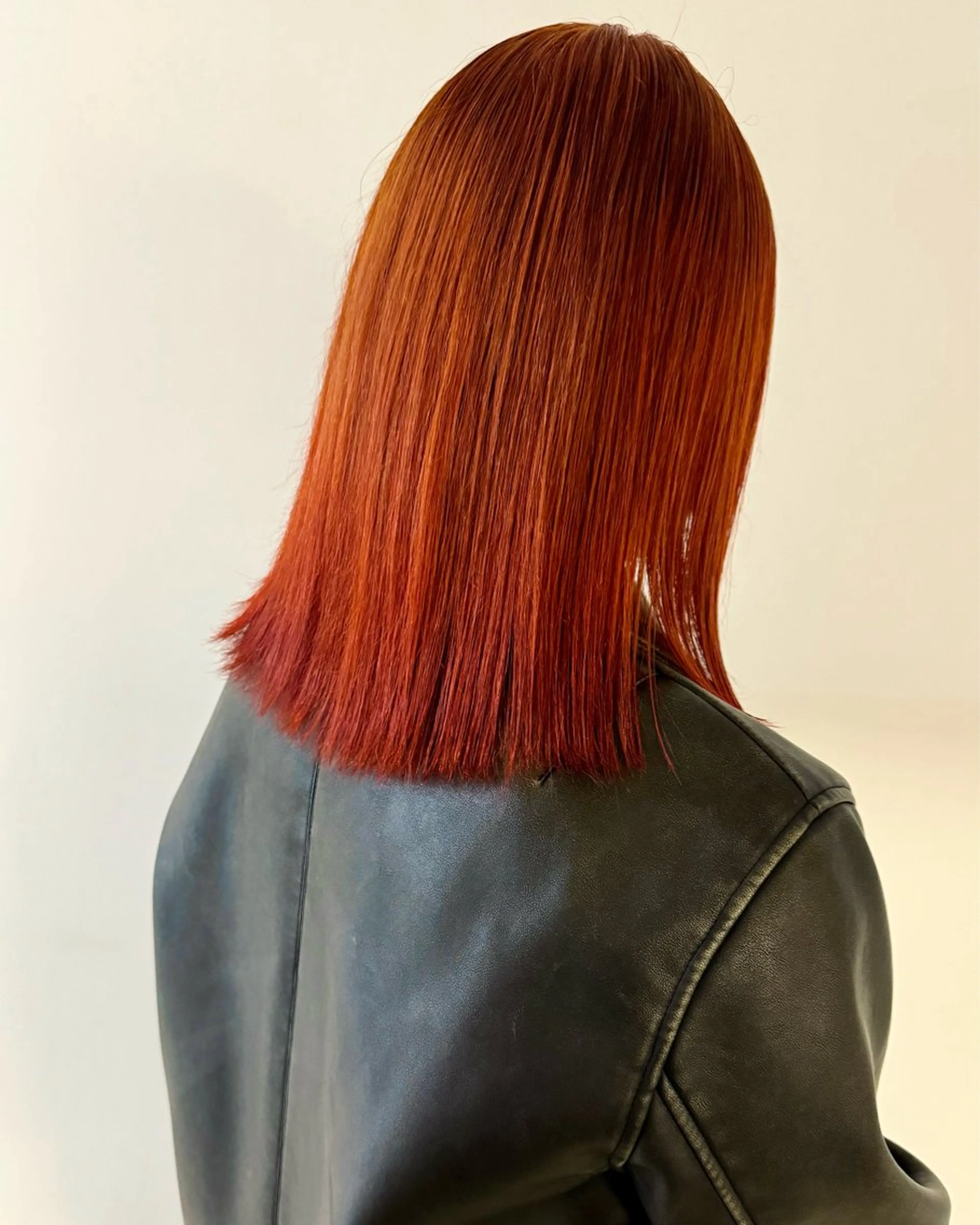 ショート カラー ブリーチ オレンジ RAIMA ケアハイトーンのヘアスタイル