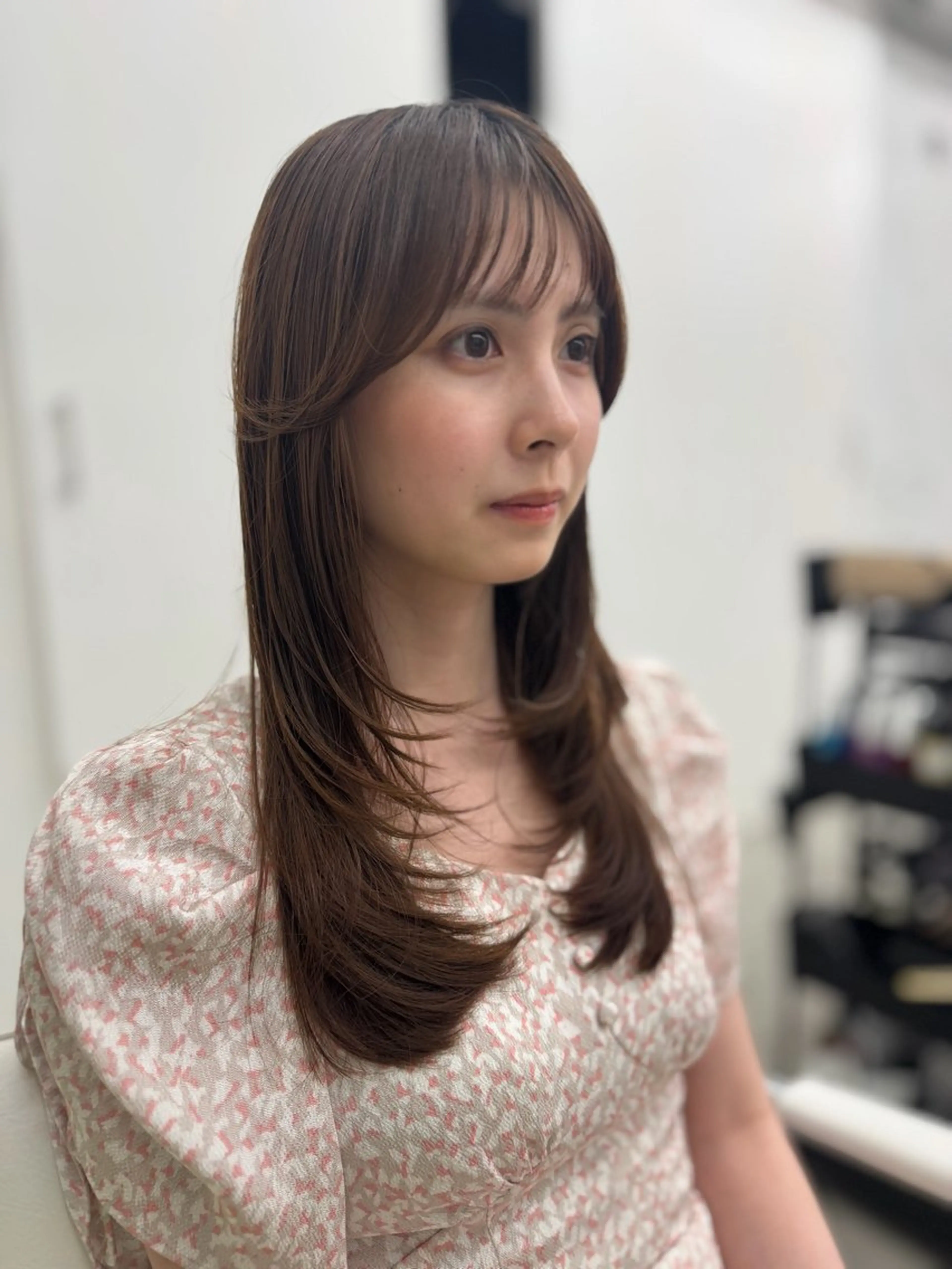 ロング 【顔まわりレイヤー透 明感カラー今崎太河】のヘアスタイル