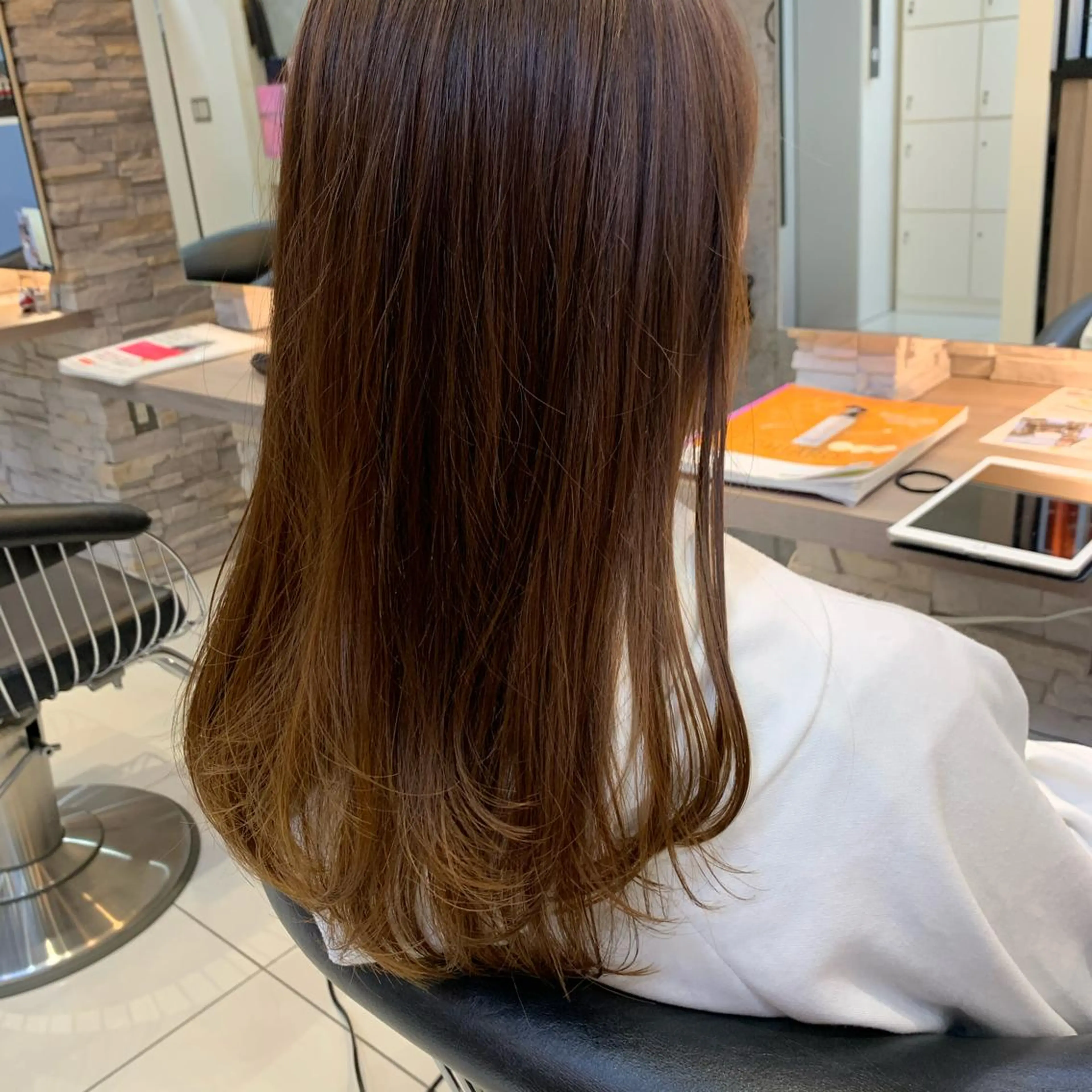 ロング カラー ベージュカラー ロング カット ヘアカラー トリートメント 早坂 裕真のヘアスタイル