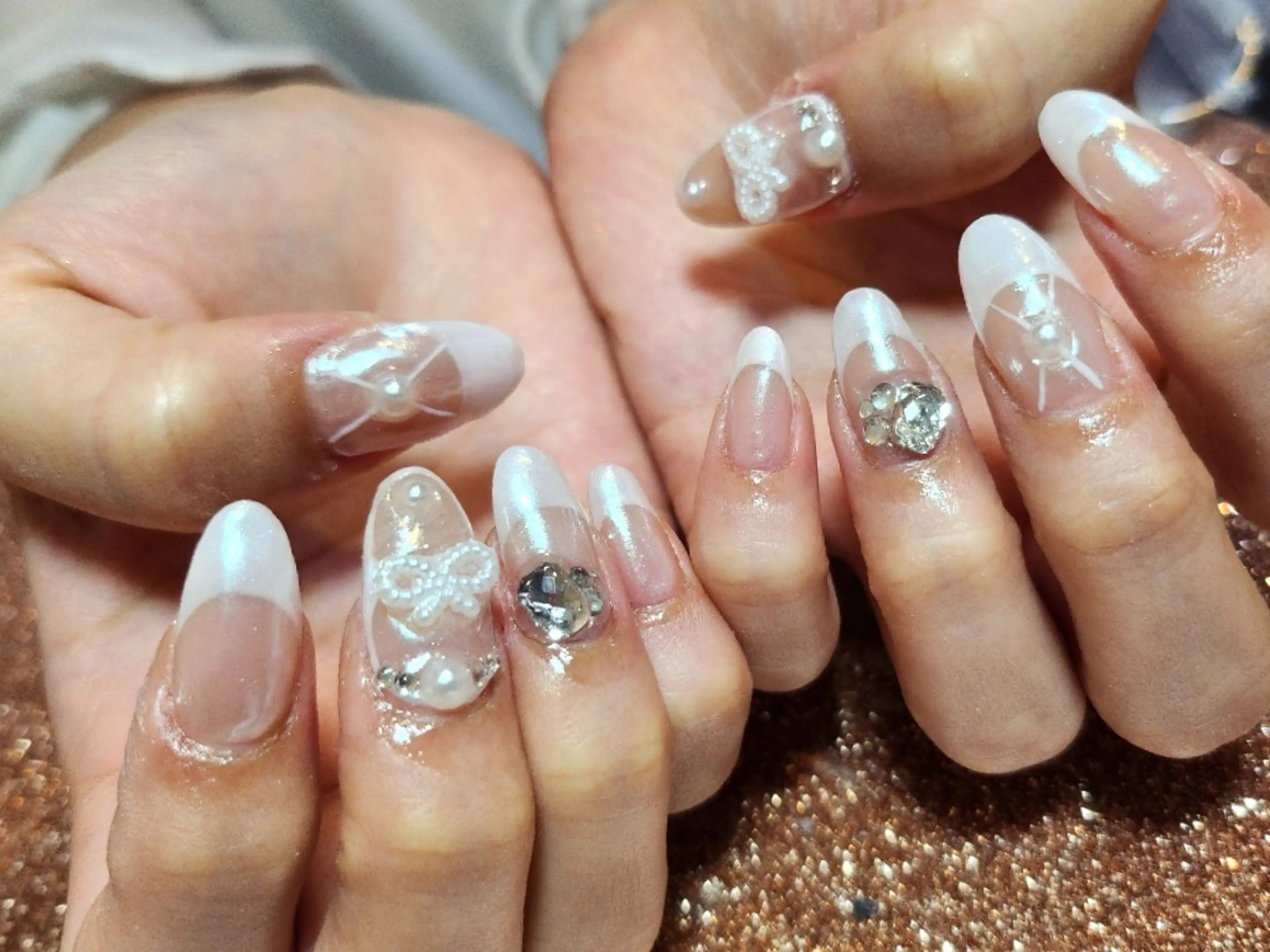 ネイル オーロラネイル ホワイト 💜bora .のネイルデザイン