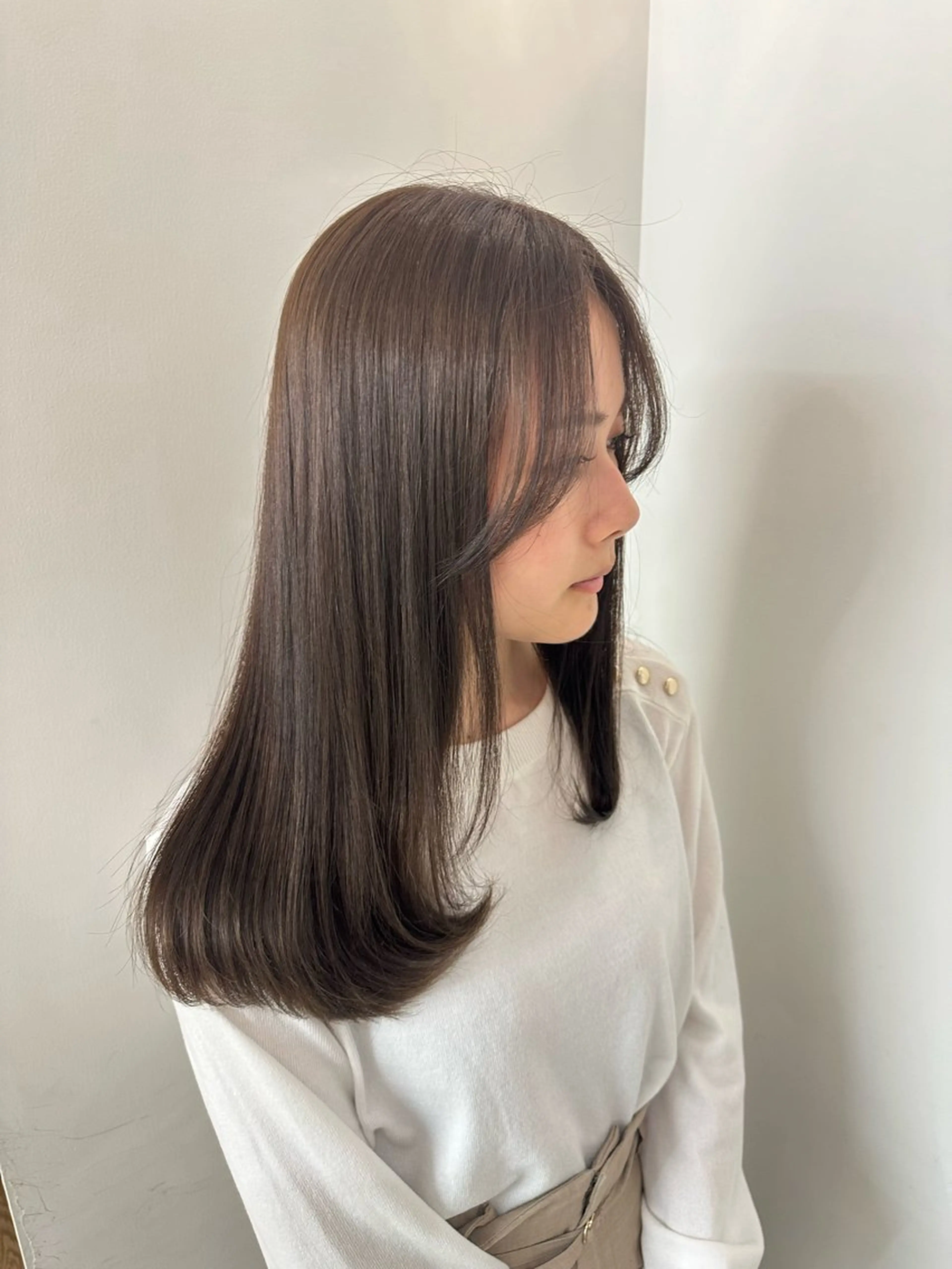 ロング カラー ベージュカラー ヘアカラー トリートメント 安丸 結夏のヘアスタイル
