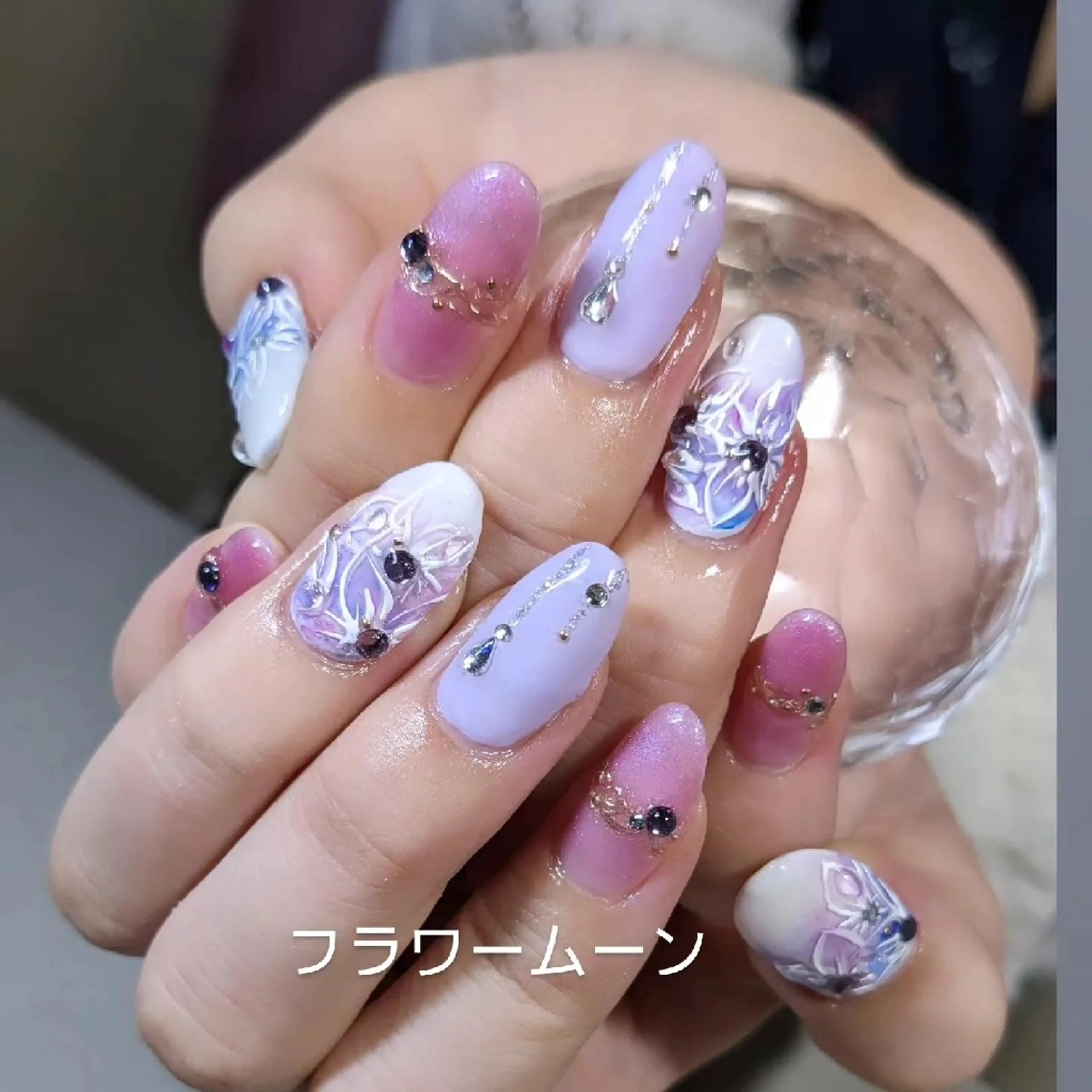 ネイル フラワーネイル フラワー ムーンのネイルデザイン