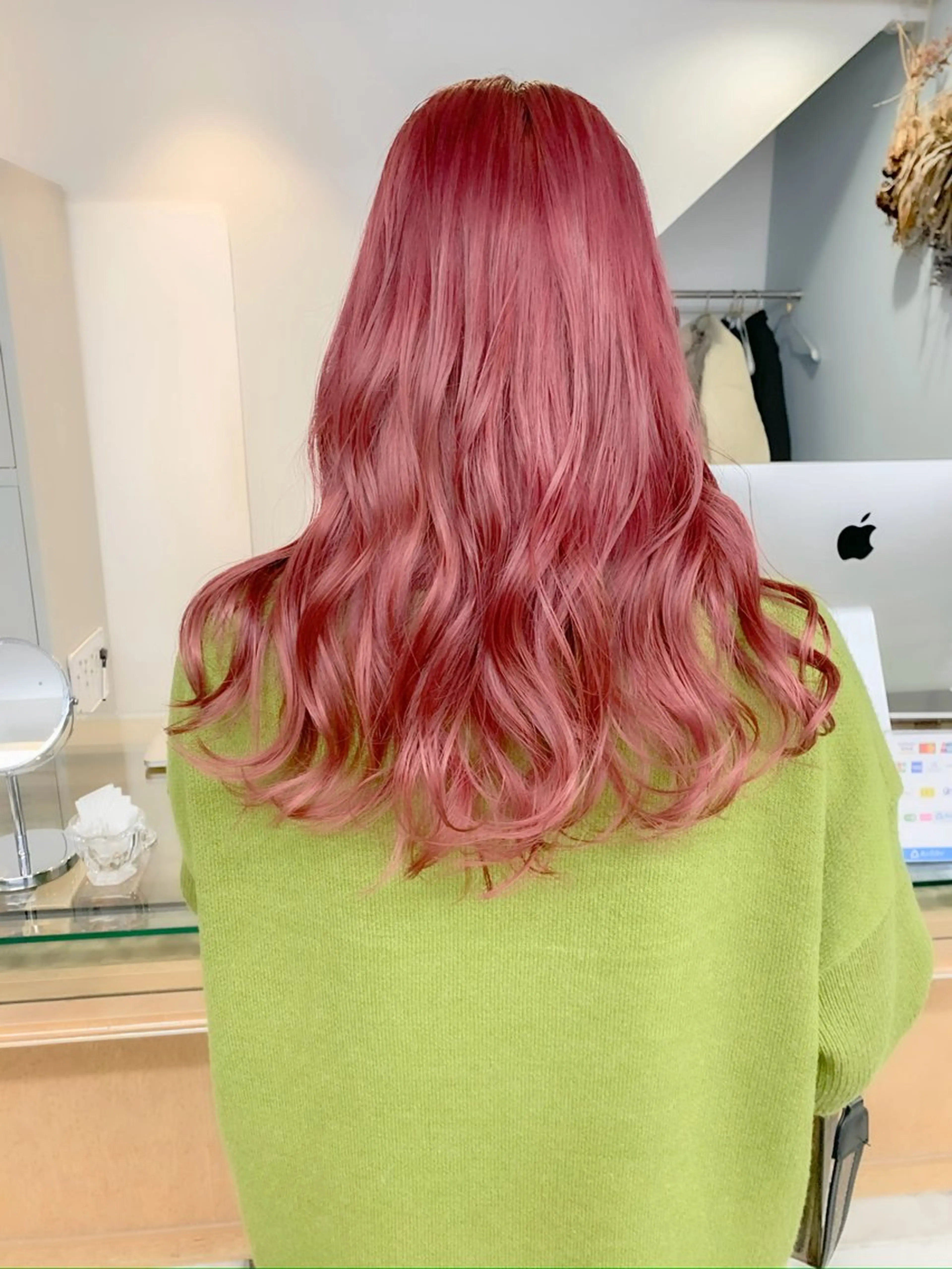 カラー ピンクカラー ヘアカラー 瀬戸 杏珠のヘアスタイル