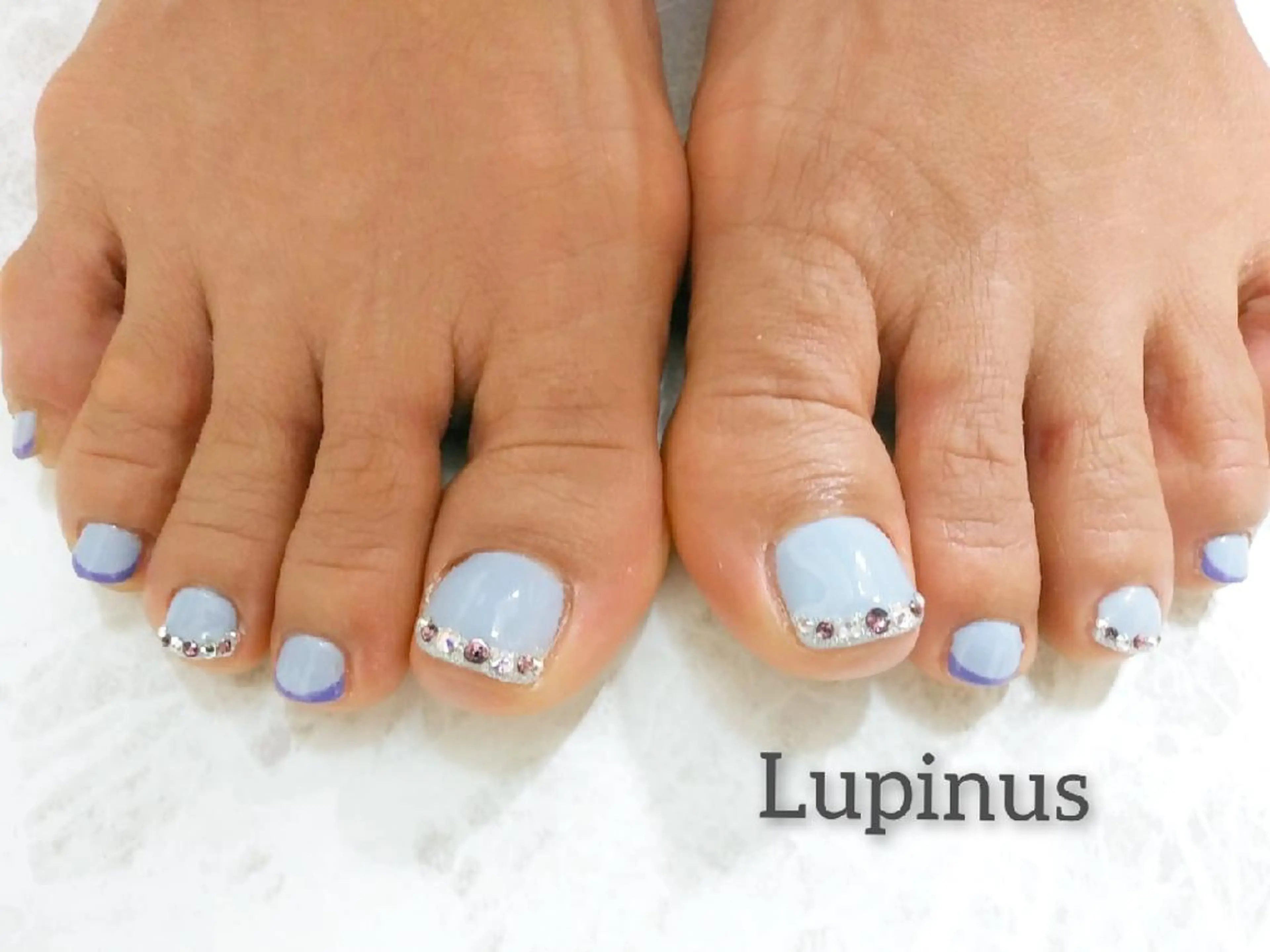 ネイル フレンチネイル キラキラネイル ラメ(グリッター) ハンドネイル フットネイル Lupinus所属・Lupinus ルピナスのネイルデザイン