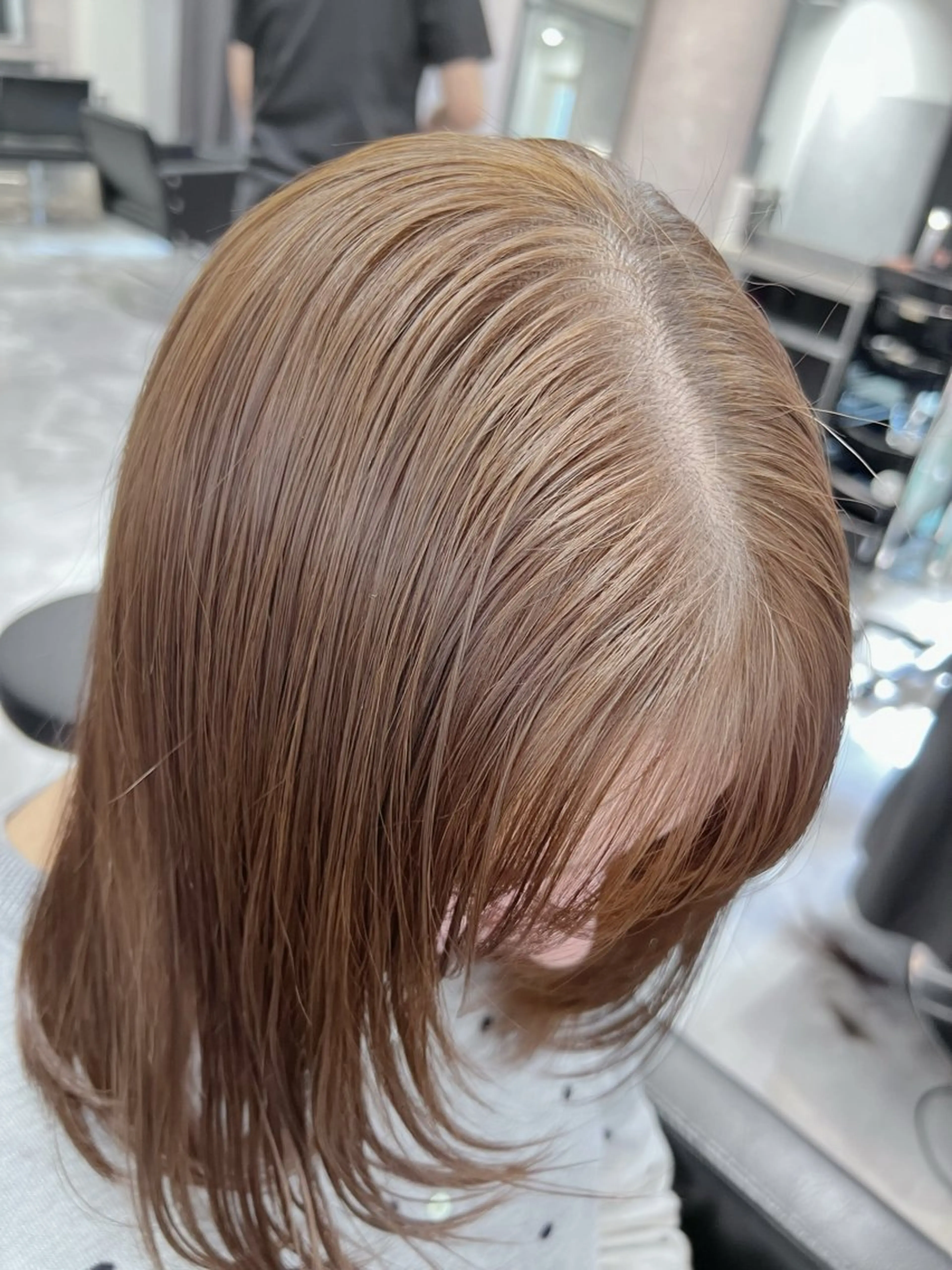 ミディアム カラー 黒髪 ブリーチ 透明感カラー 顔周りカット レイヤーカット 透明感/レイヤー 🇰🇷tomonaのヘアスタイル