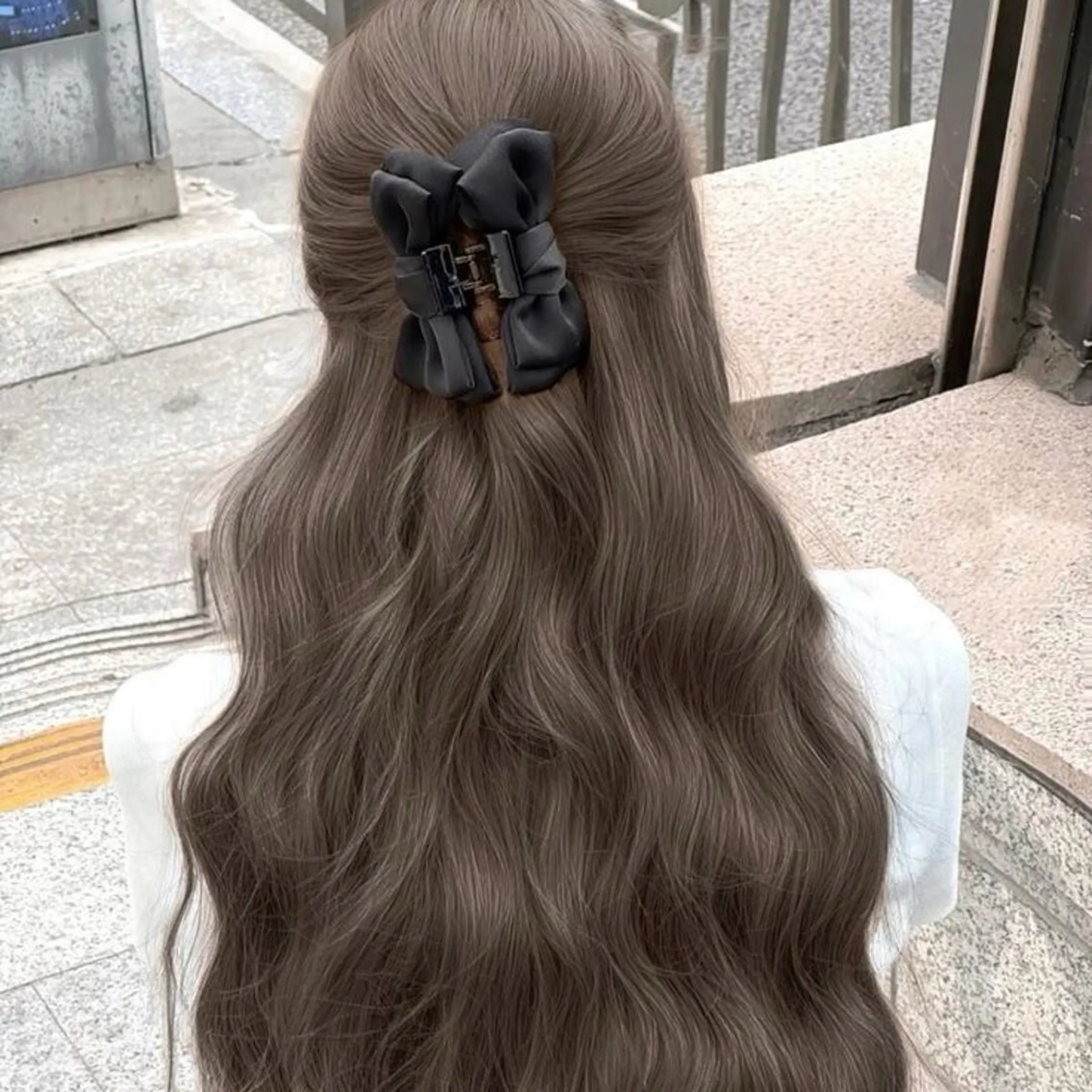 ロング カラー 透明感カラー グレージュ/あいのヘアスタイル