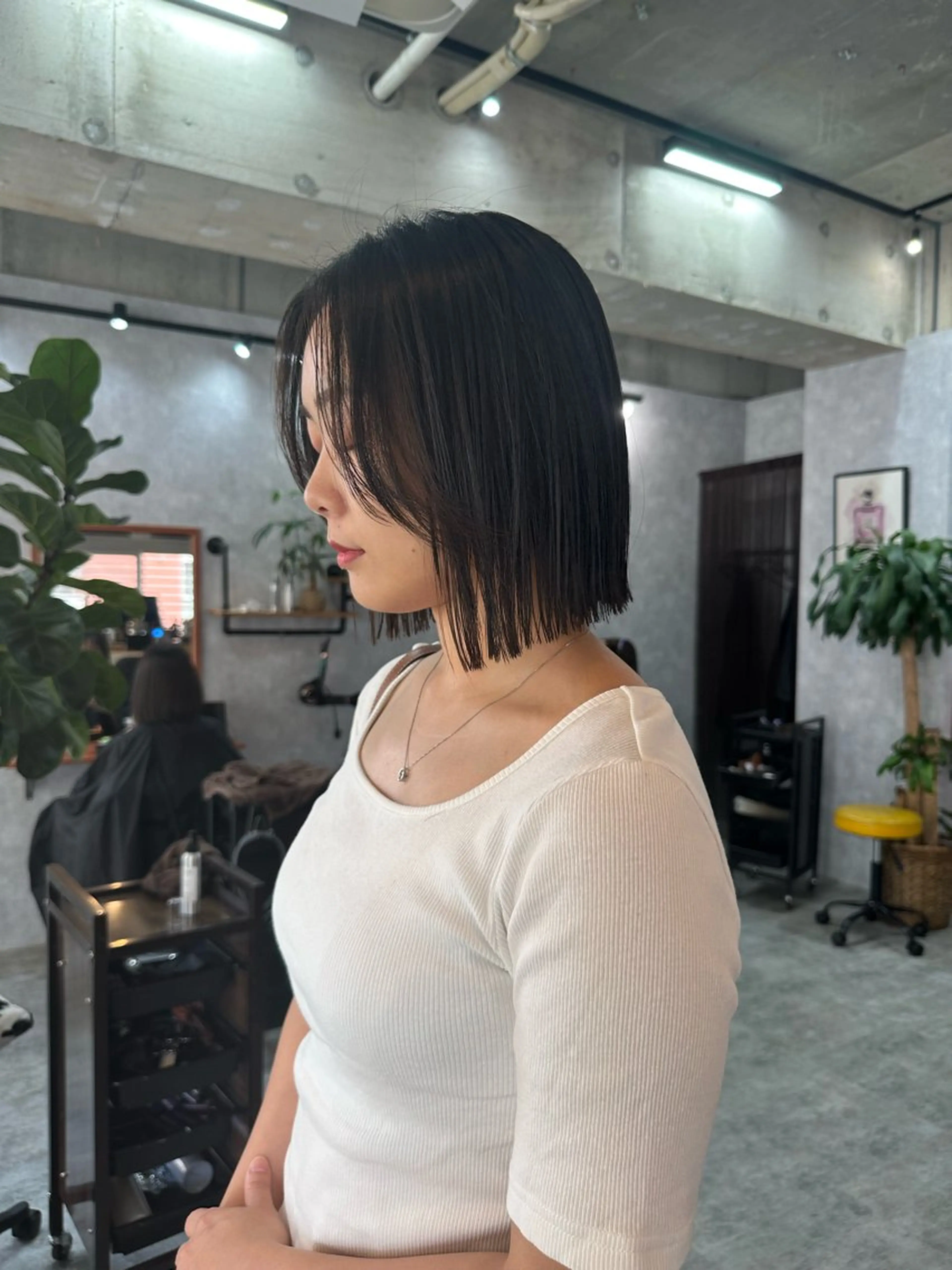 ショート 切りっぱなしボブ ショートボブ ハンサムショート 丸みショート ボブ カット ヘアカラー トリートメント モテ髪/ボブ/ショー ト/アダチフウトのヘアスタイル