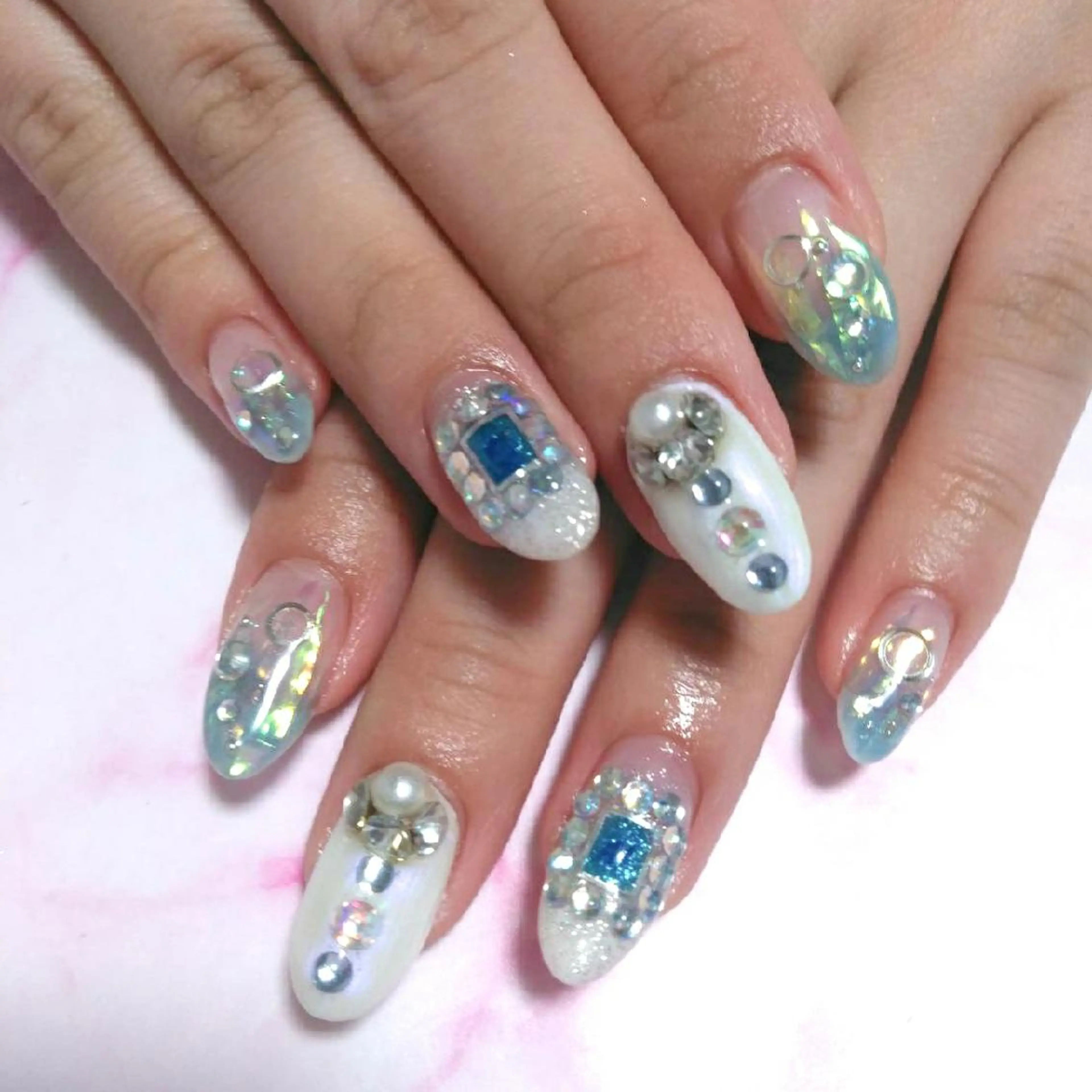 ネイル エステとネイル ローズコンフォートのネイルデザイン