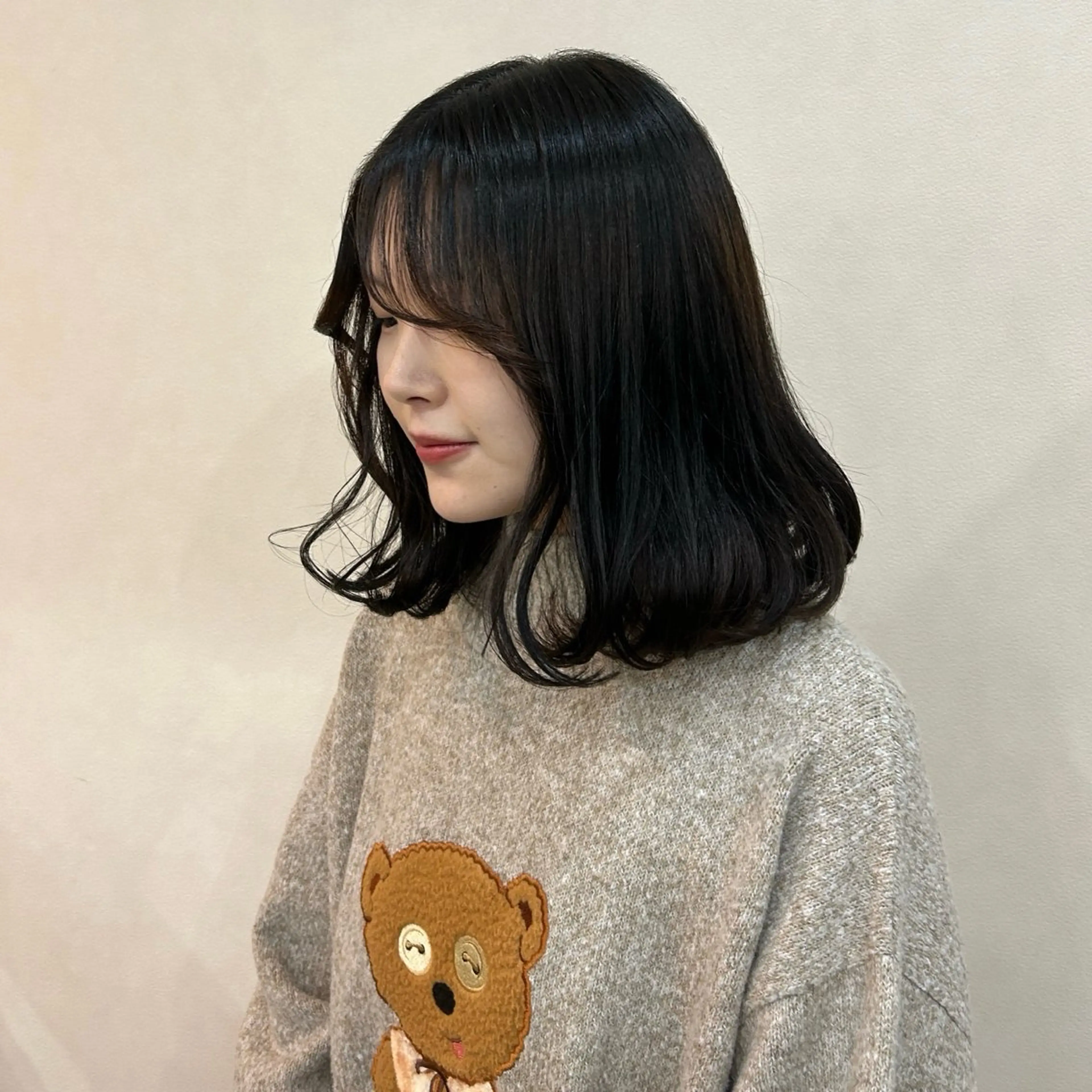 ミディアム MIDORI🎀 透明感/ベージュのヘアスタイル