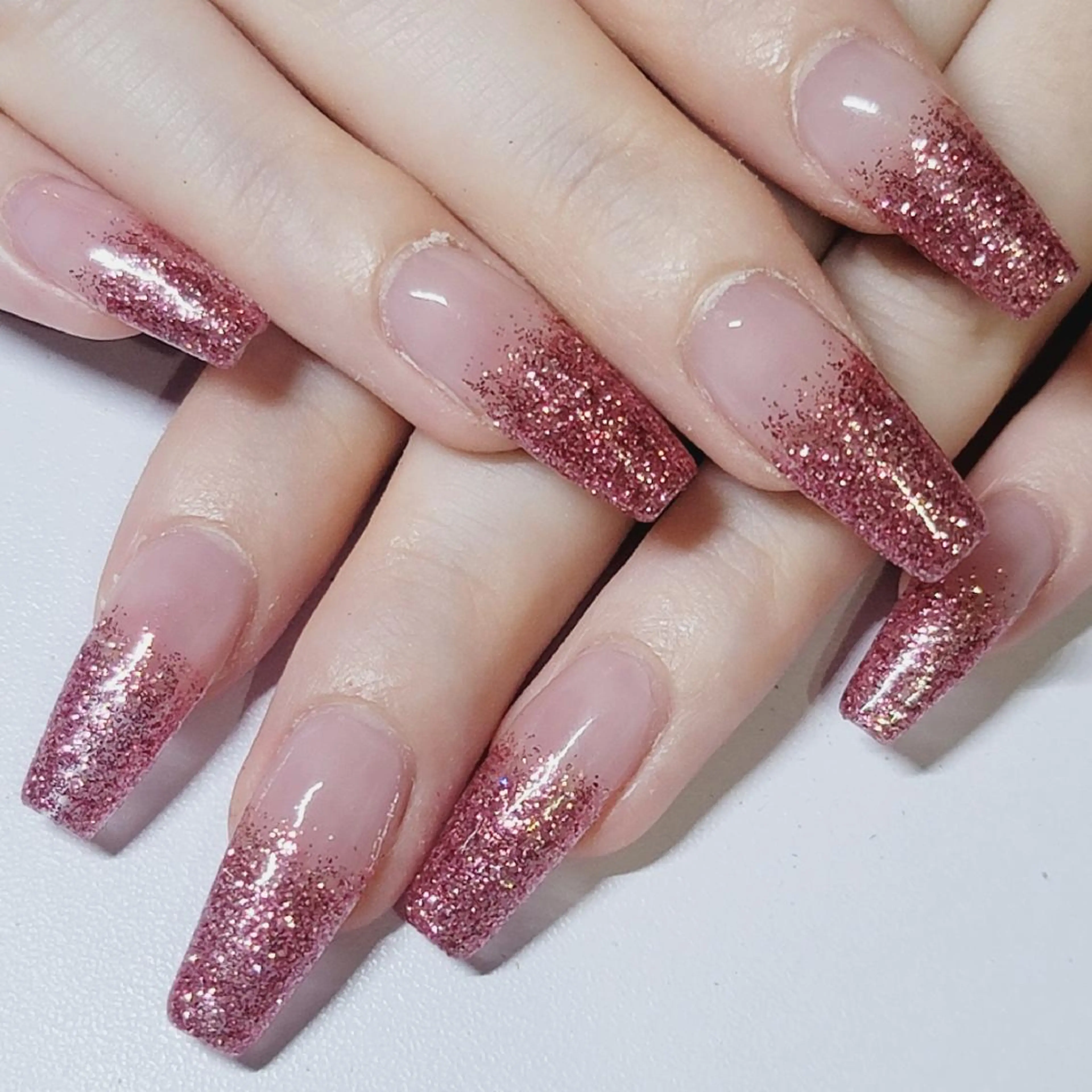 ネイル グラデーション キラキラネイル ラメ(グリッター) ピンク ハンドネイル よしだ ひろきのネイルデザイン