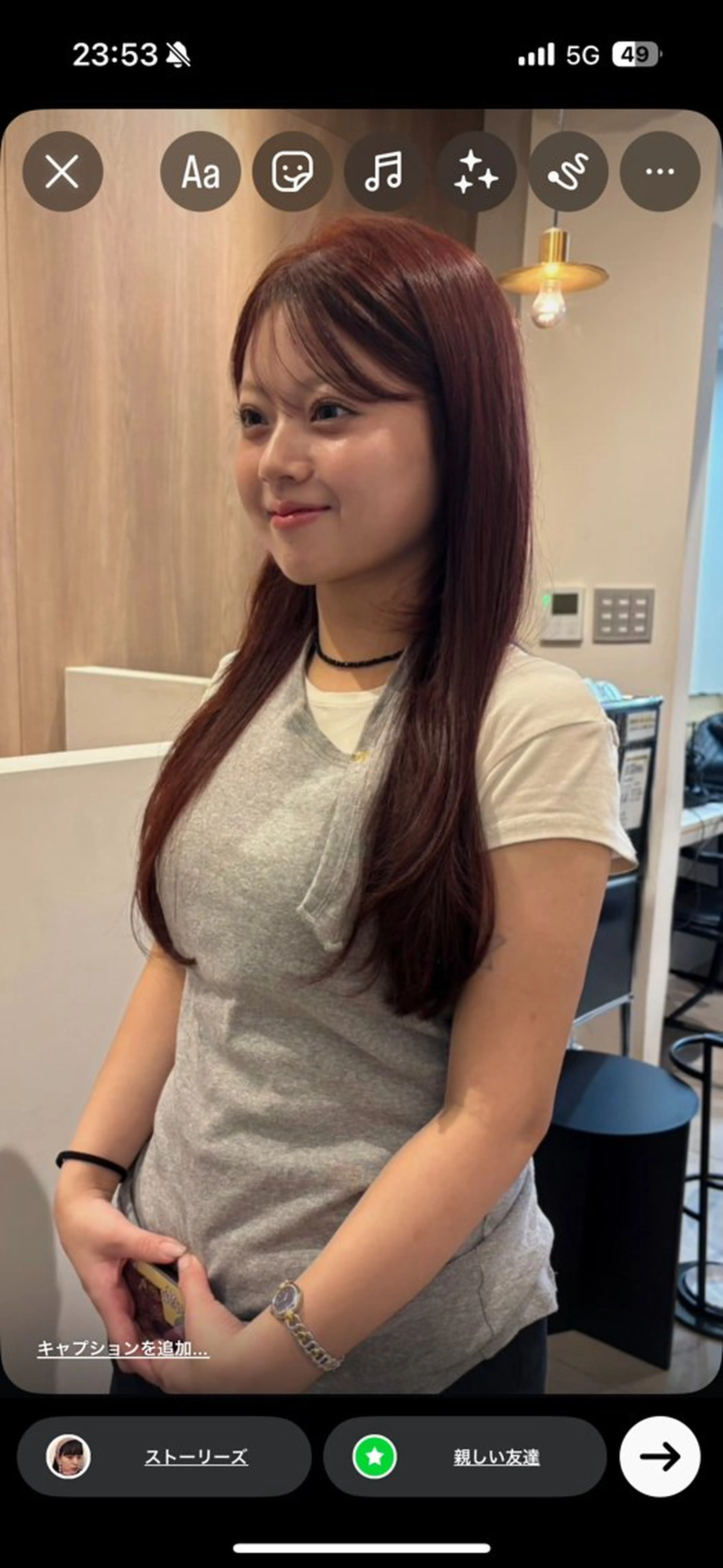 ロング カット ヘアカラー 魚谷 綾渚のヘアスタイル