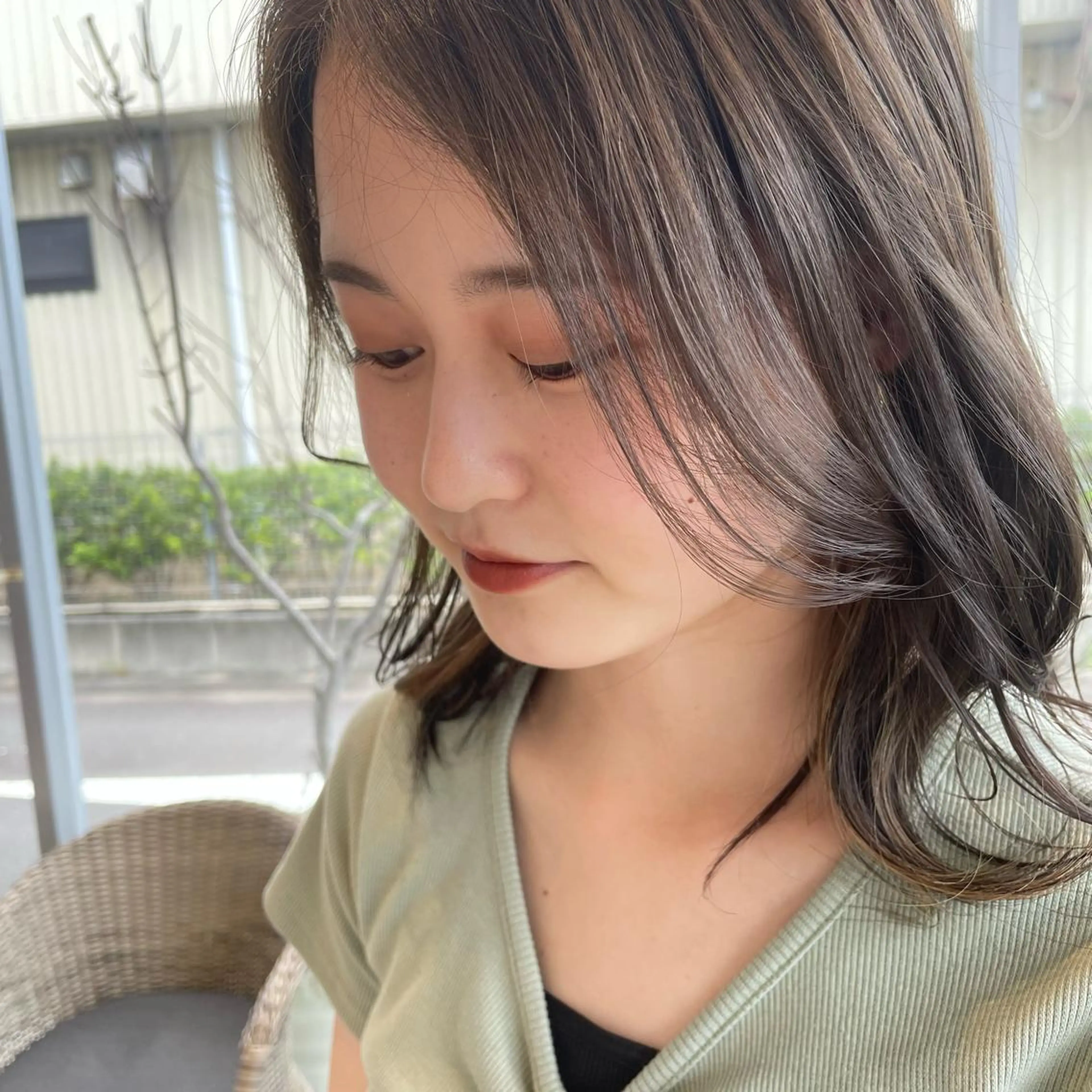 ミディアム カラー 松永 果菜のヘアスタイル