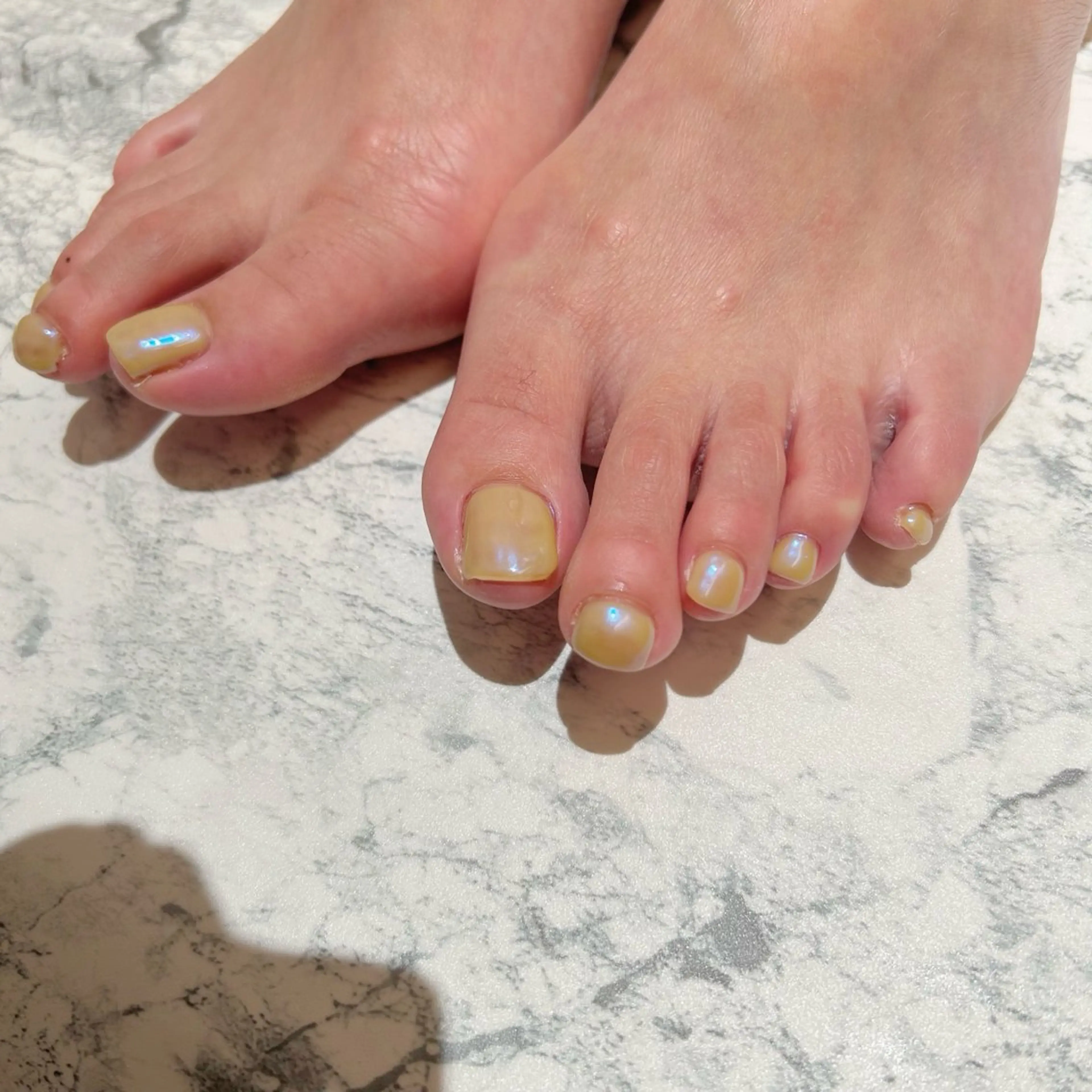 ネイル オーロラネイル フットネイル マグネット/心斎橋 LoLo.カレラのネイルデザイン