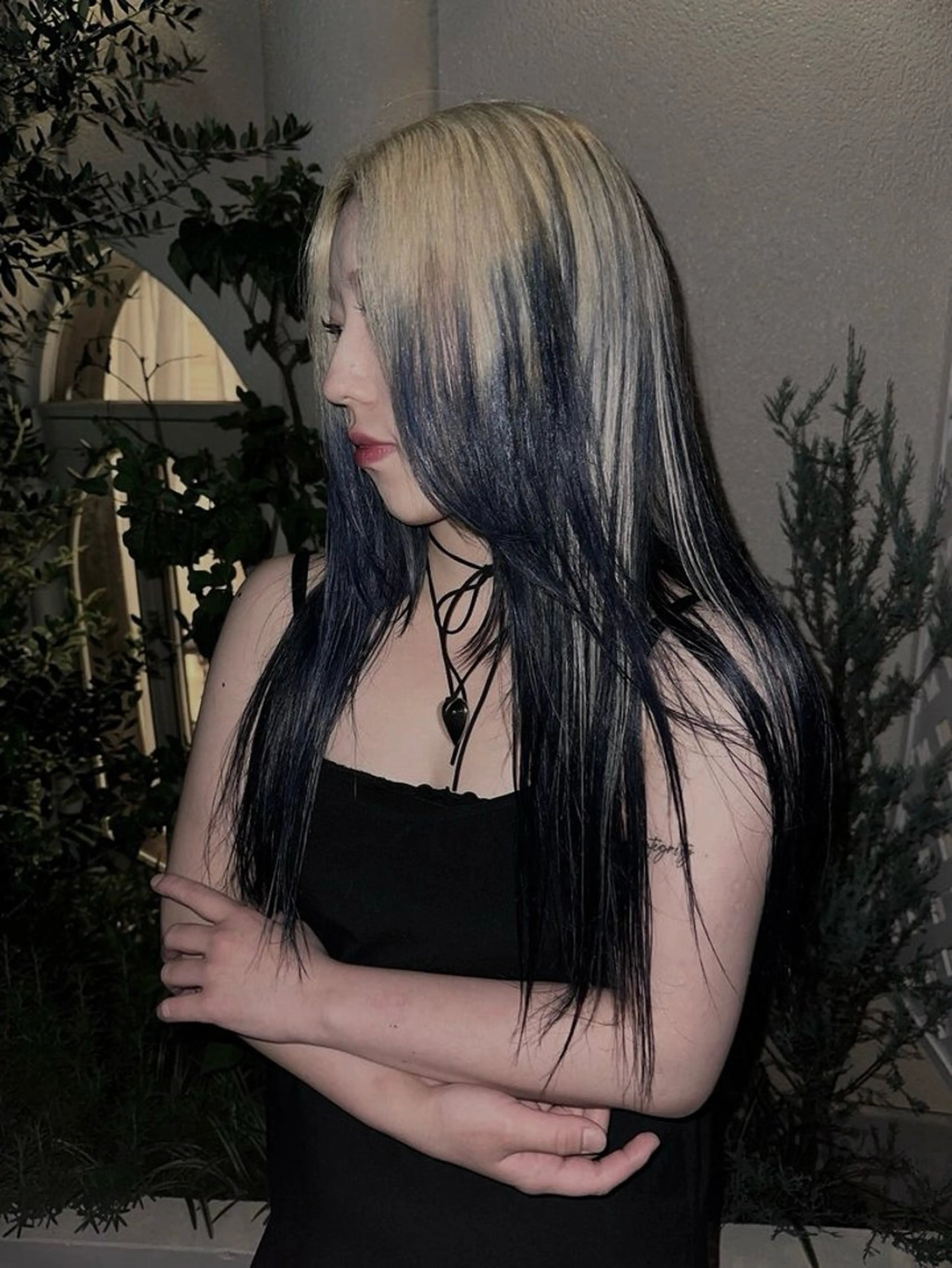 ロング ✴︎TO-MA✴︎ レッドカラー/透明感のヘアスタイル