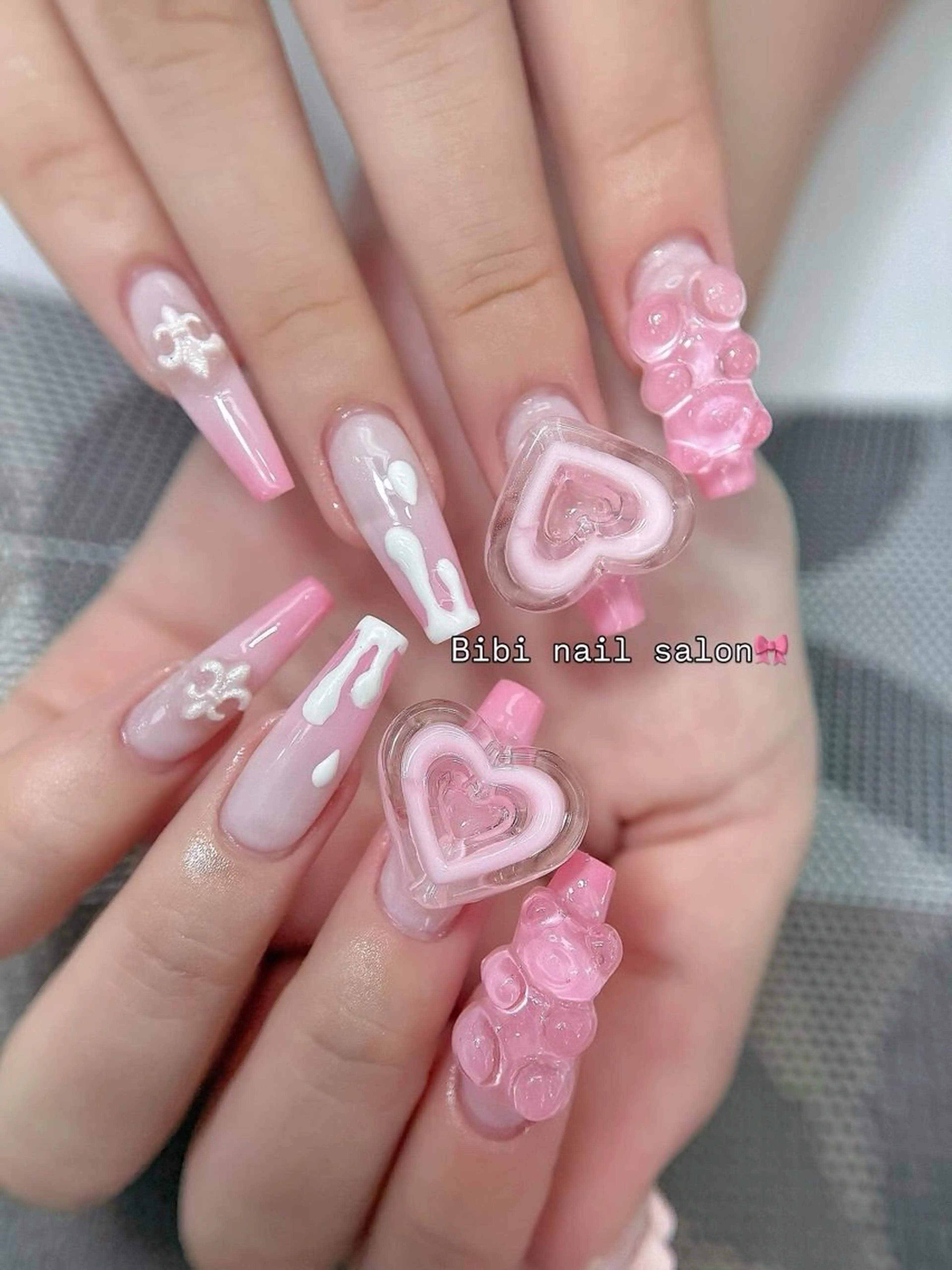 セミロング ハンドネイル Bibi beauty spa Osaka所属・Chann Channのネイルデザイン