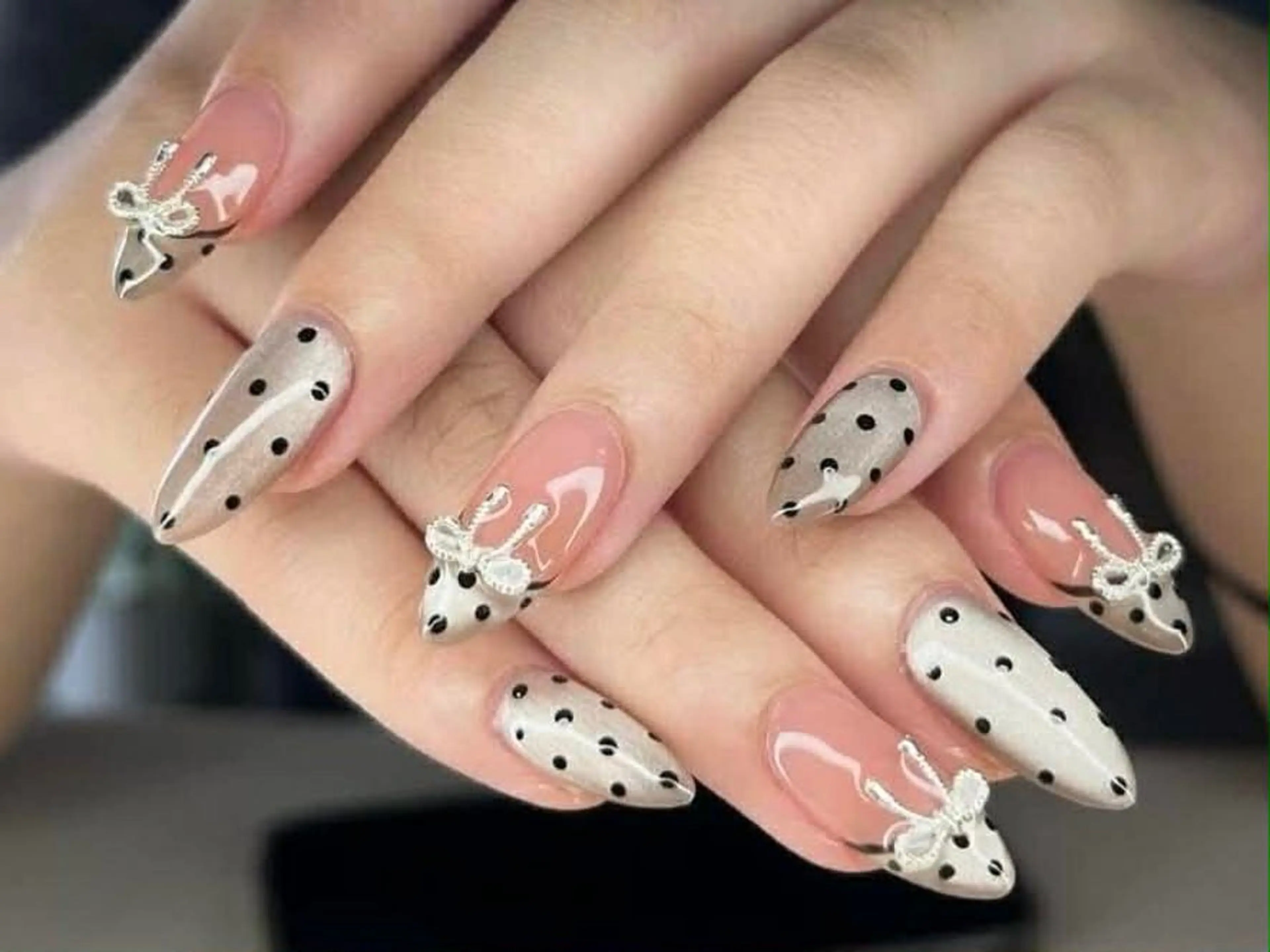 ネイル オーロラネイル 長さ出し フットネイル フレンチネイル ジェルネイル Belle Nail Salonのネイルデザイン