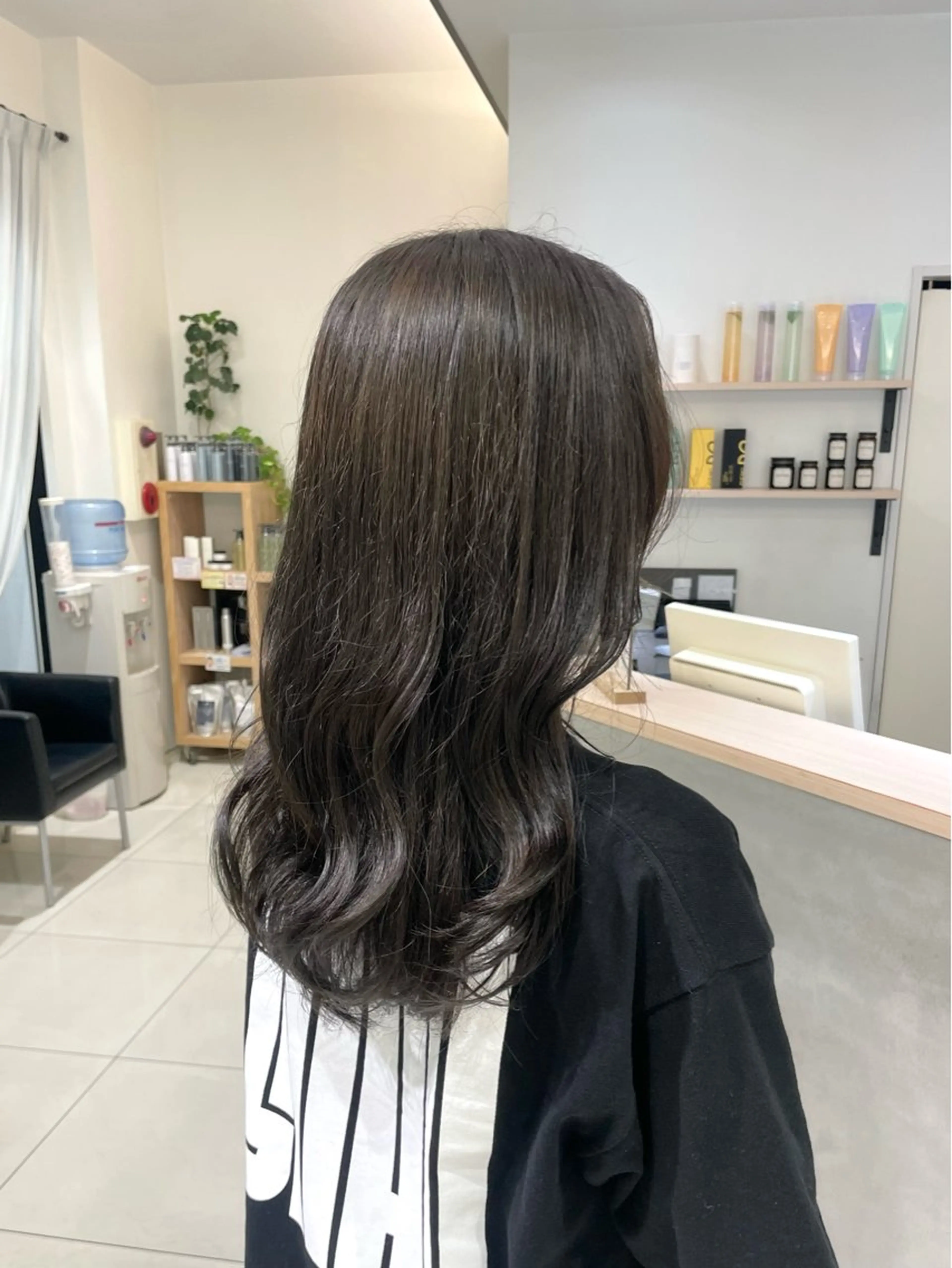 セミロング カット ヘアカラー 秋山 智香のヘアスタイル