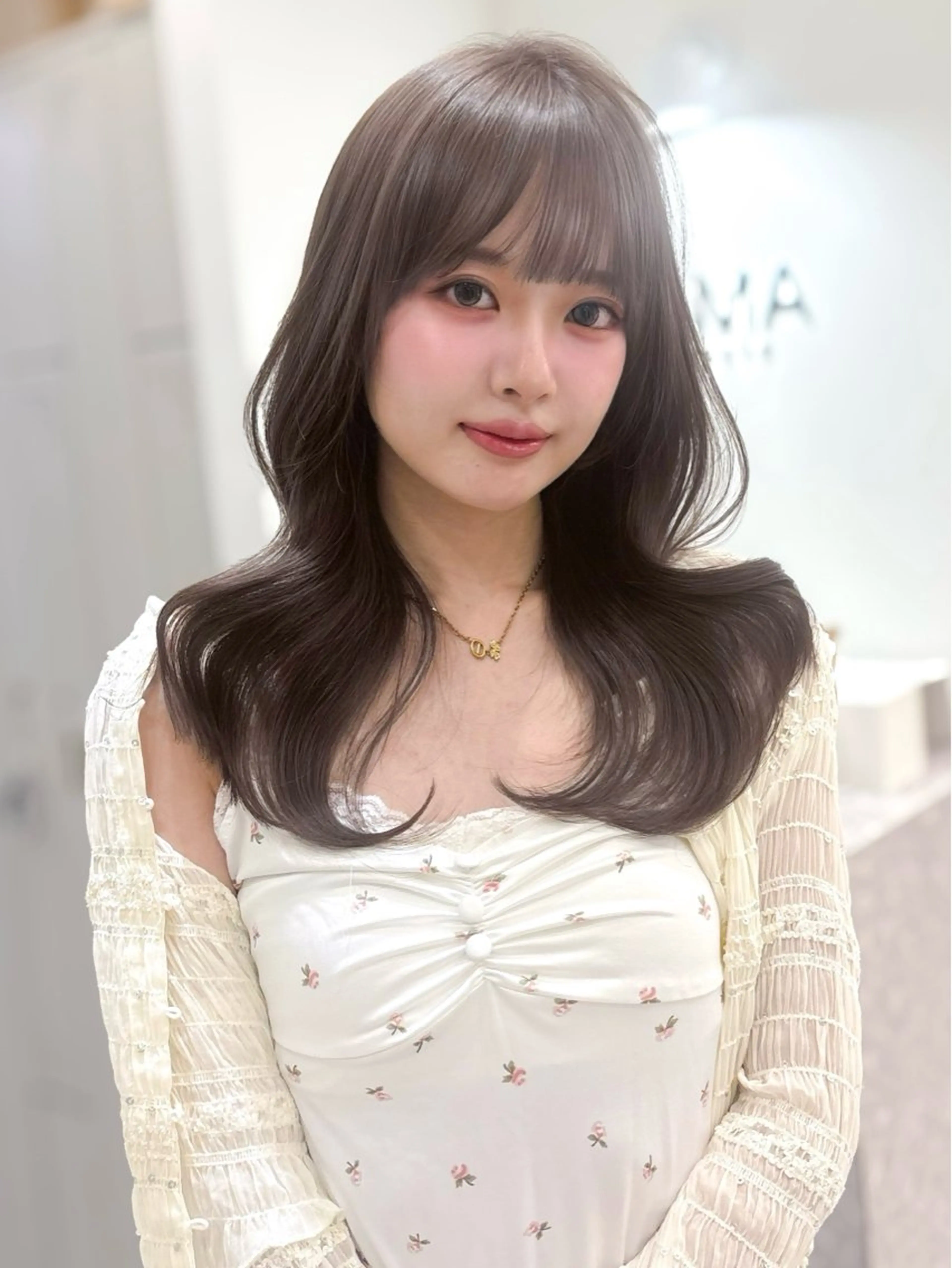 ロング カラー ベージュカラー 韓国風ヘア レイヤーカット 艶髪/モテヘア🎀 MIHOのヘアスタイル