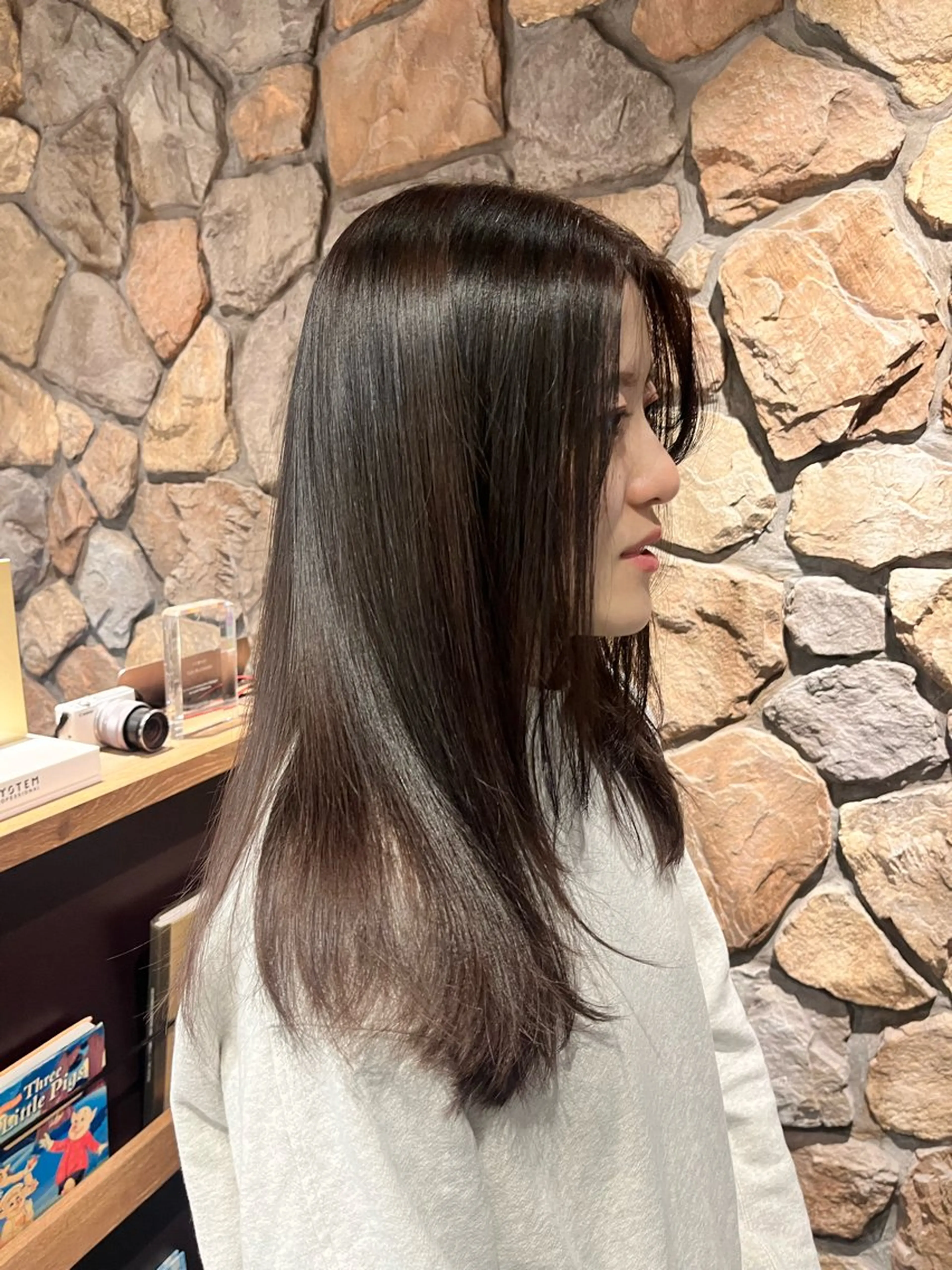 セミロング まろやかなベージュ 小池春樹のヘアスタイル