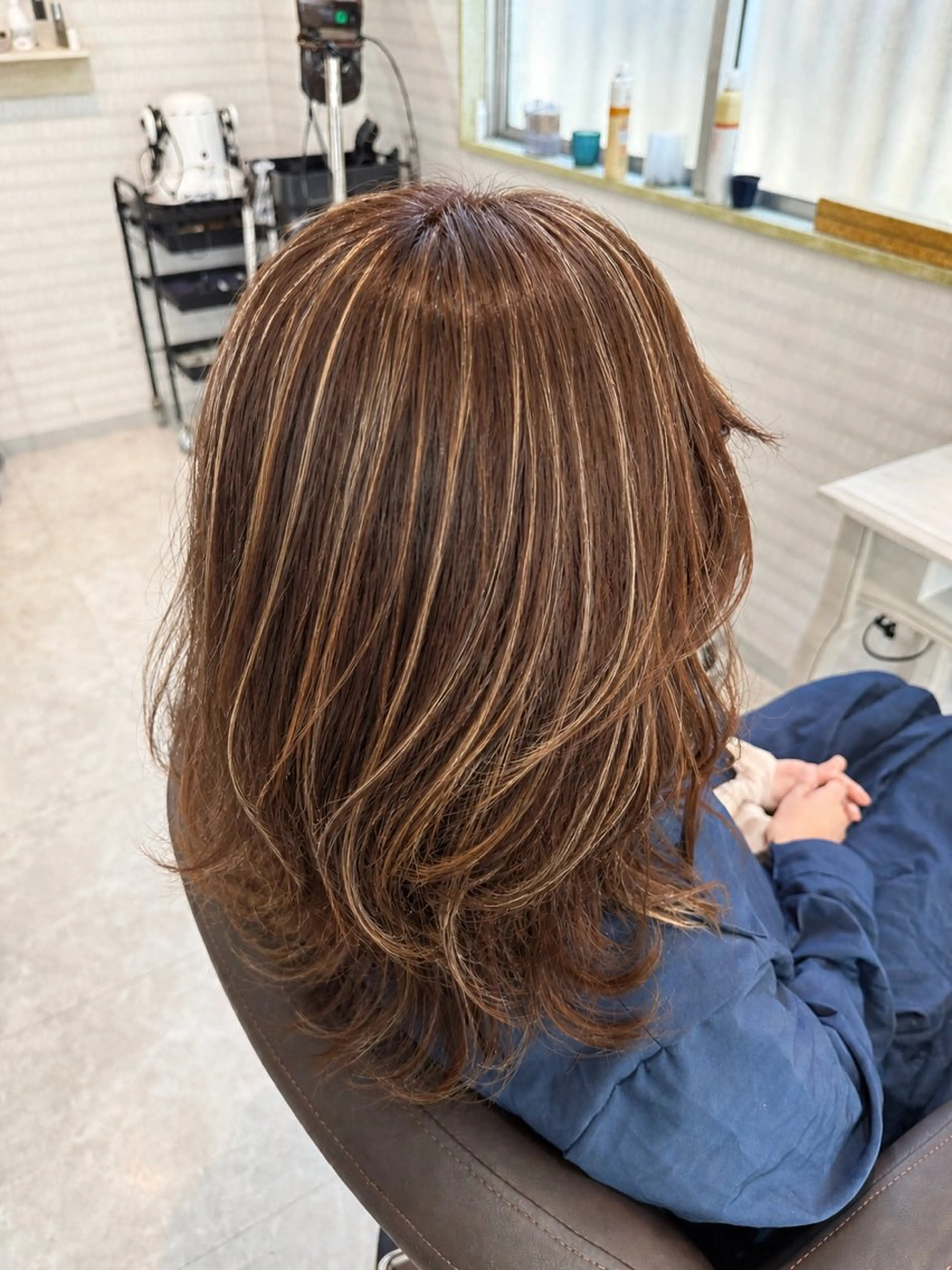 セミロング ハイライト CREAPY 高嶋　拓也のヘアスタイル