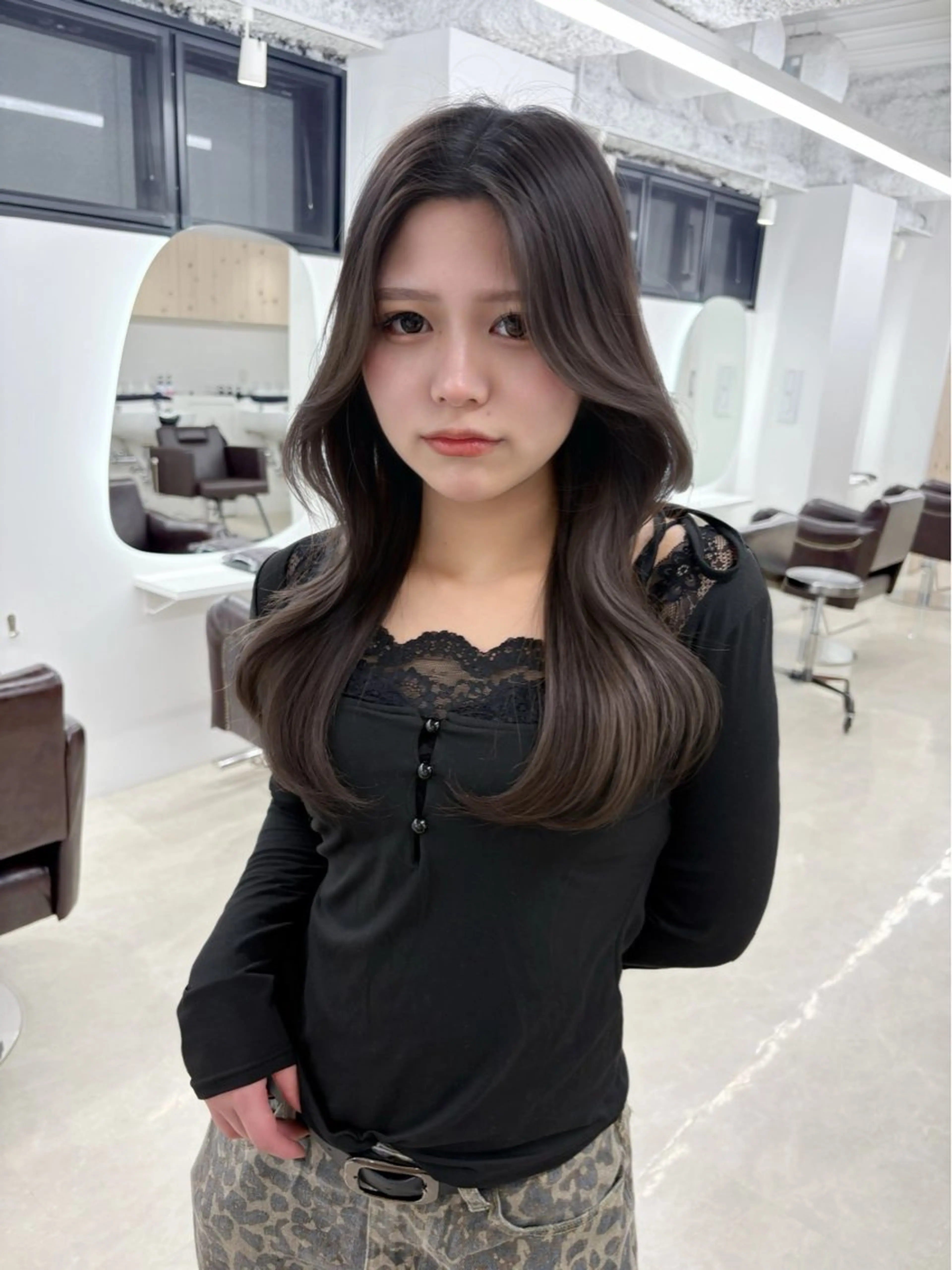 ロング カラー カット ヘアカラー トリートメント ヘアセット 新宿/韓国ヘア/ 髪質改善ストレートのヘアスタイル