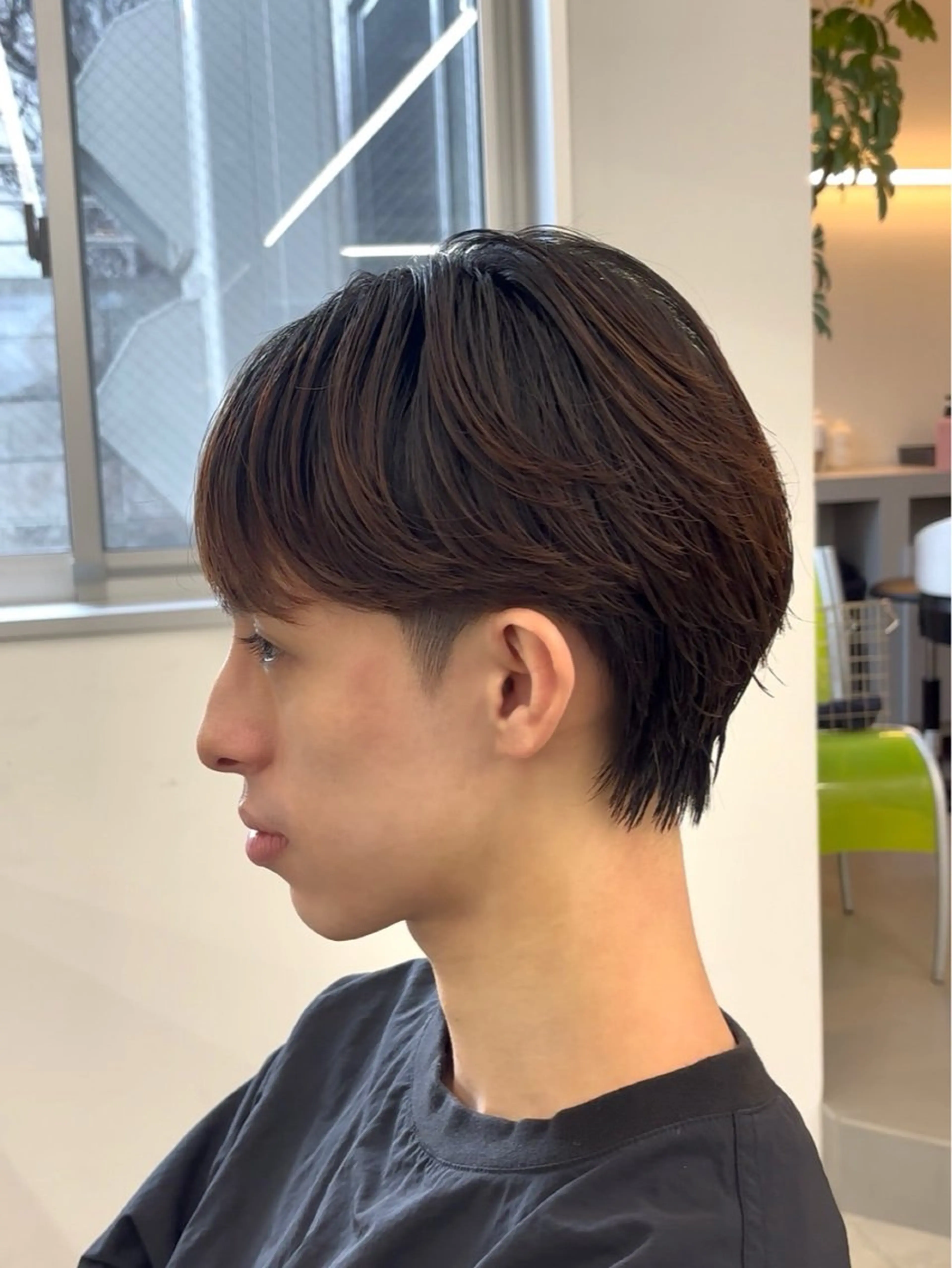 ショート パーマ メンズ フェザーパーマ メンズパーマ くびれヘア ニュアンスパーマ なりたひろと / フェザーパーマのヘアスタイル