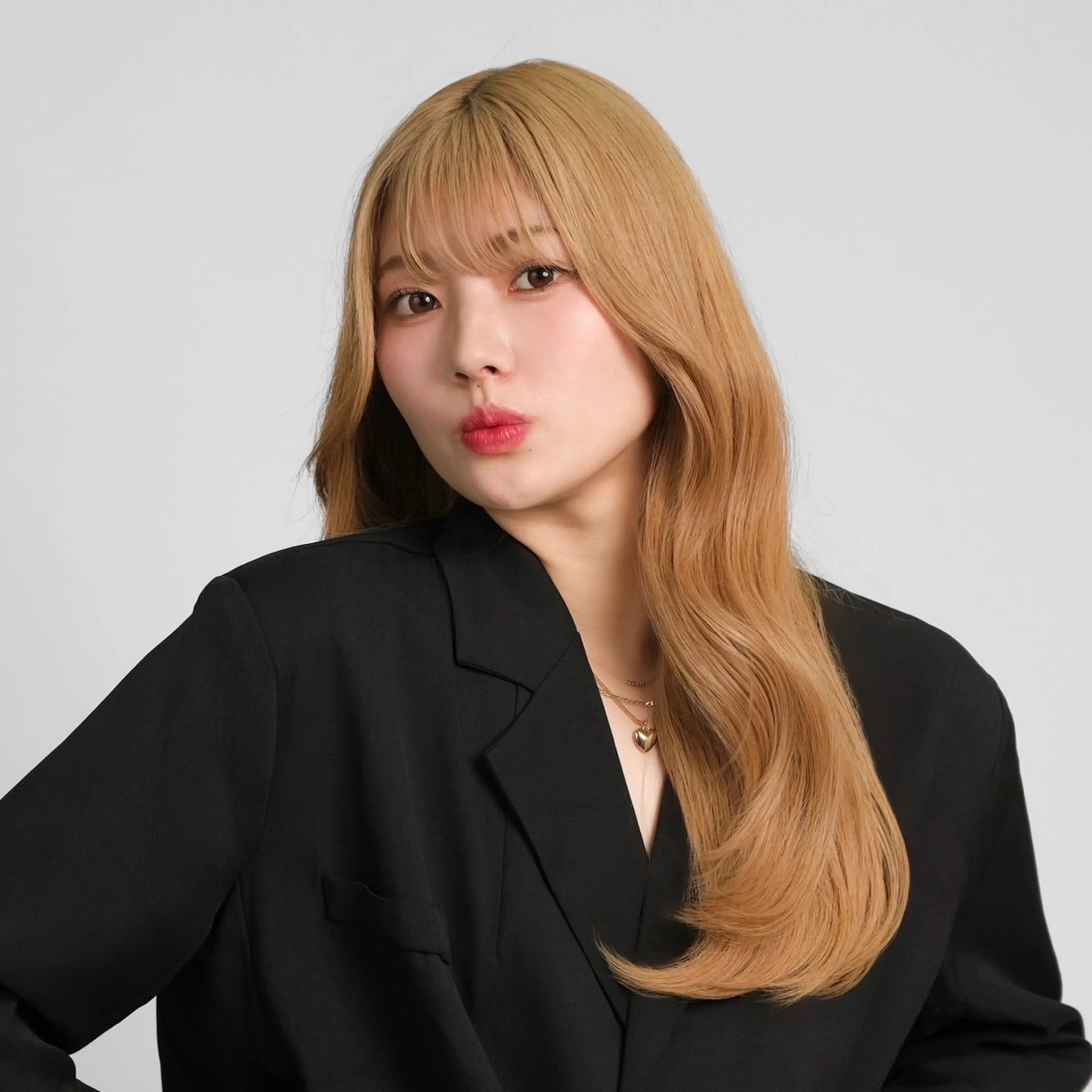 ロング カラー エクステ・レイヤ ーカット松下宗翔のヘアスタイル