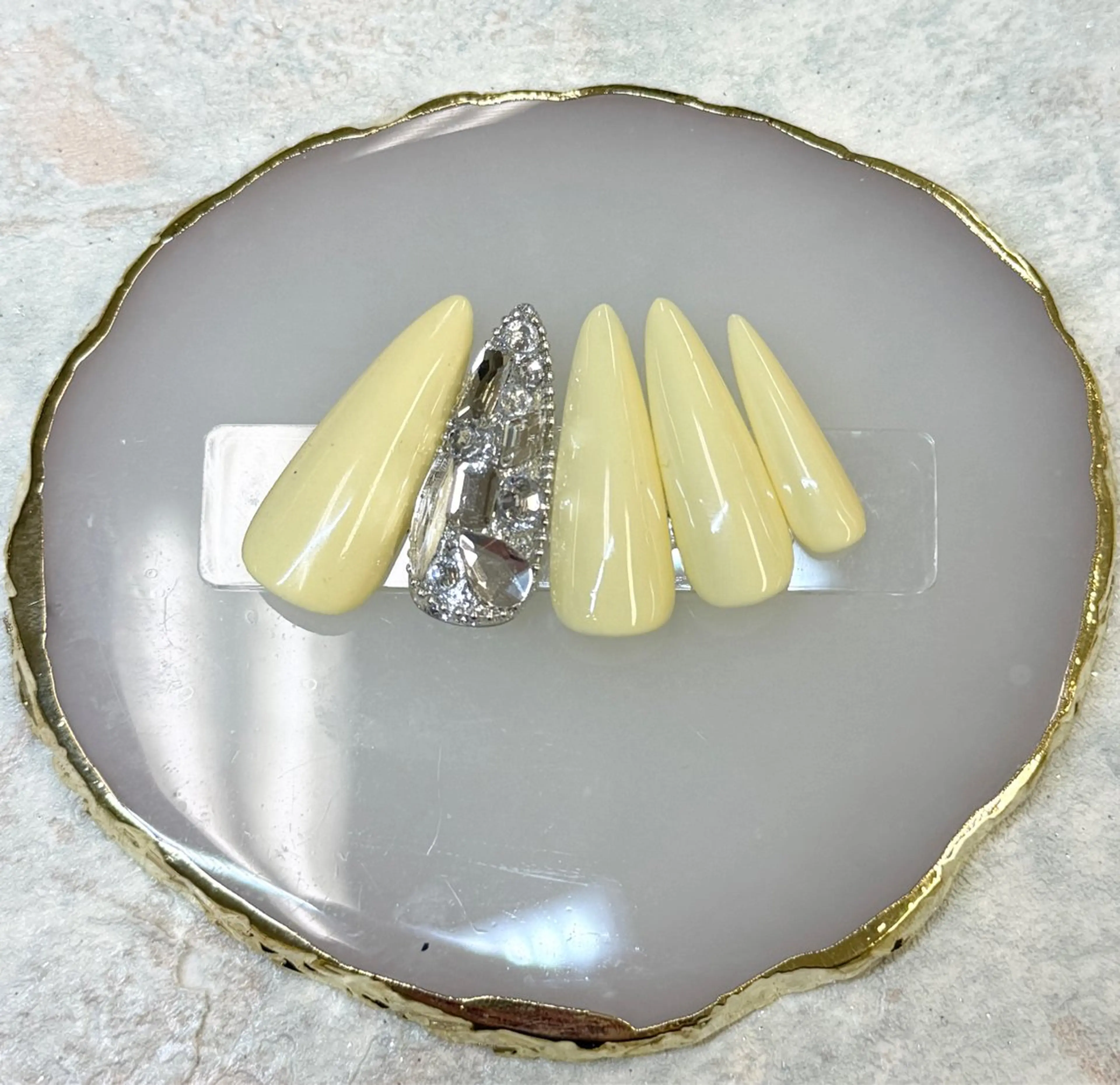 ネイル フットネイル フレンチネイル ジェルネイル ガラスフレンチ マグネットネイル Queeens nailのネイルデザイン