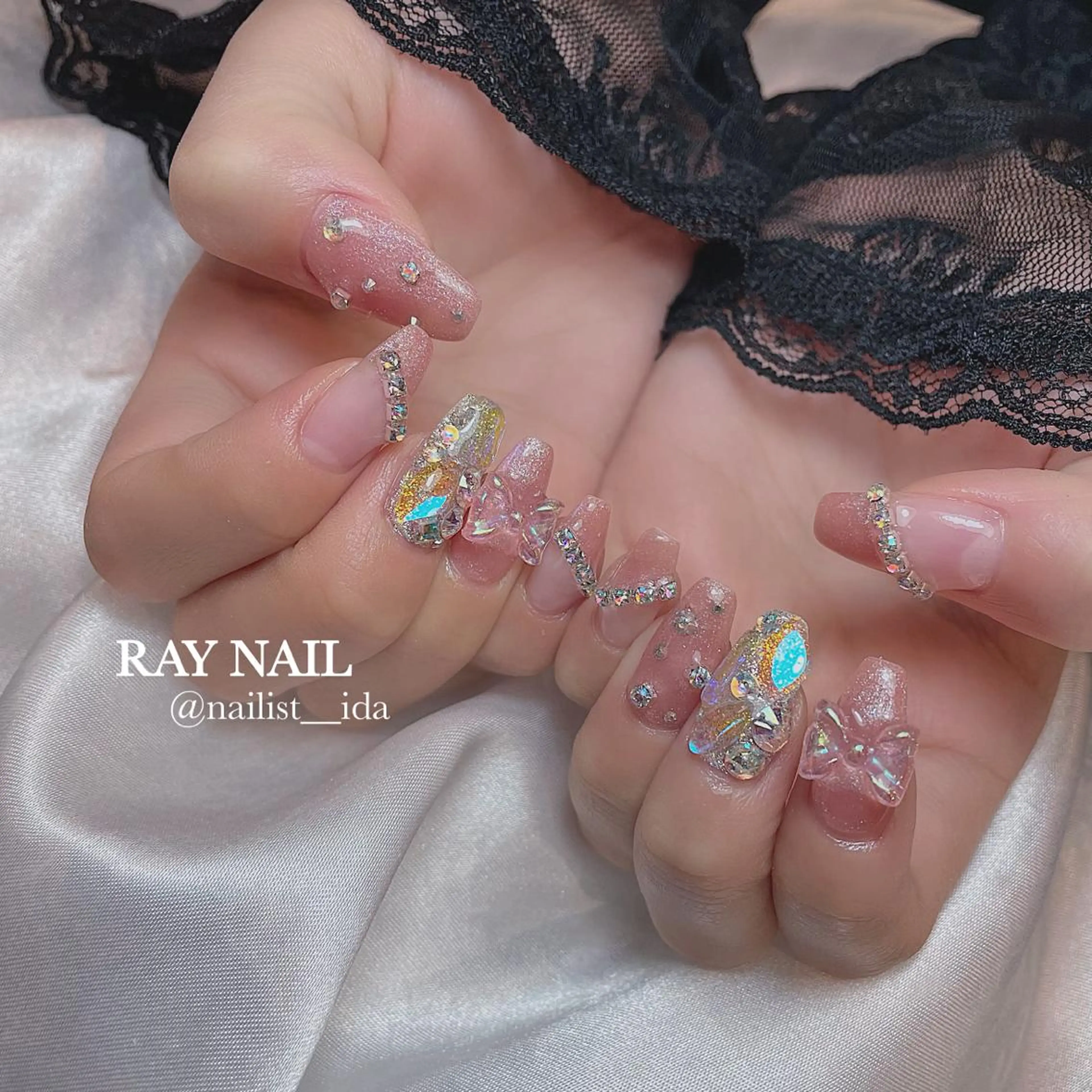 ネイル オーロラネイル リボン Arowa 伊田のネイルデザイン