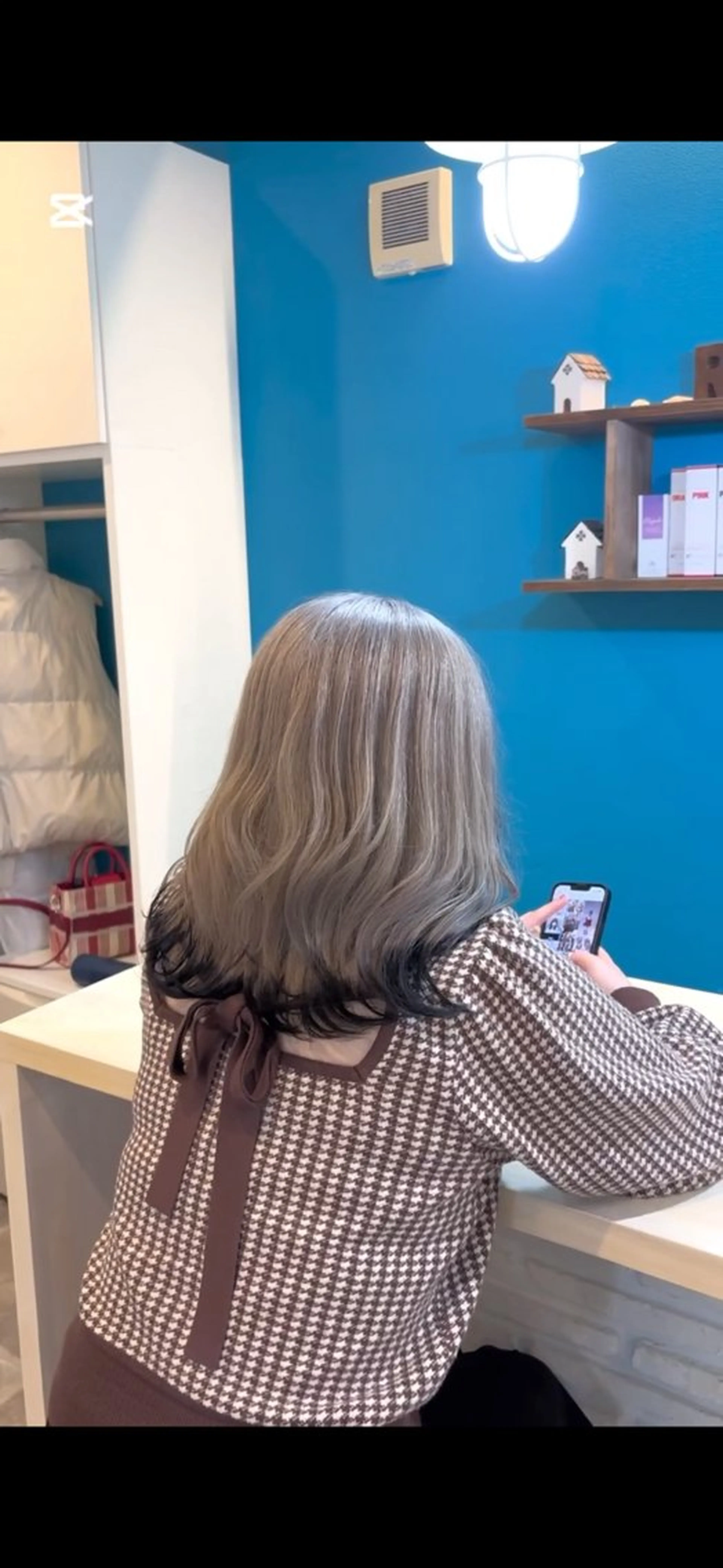 ミディアム カラー ベージュカラー 黒髪 シルバー シルバーベージュ 神 日向のヘアスタイル