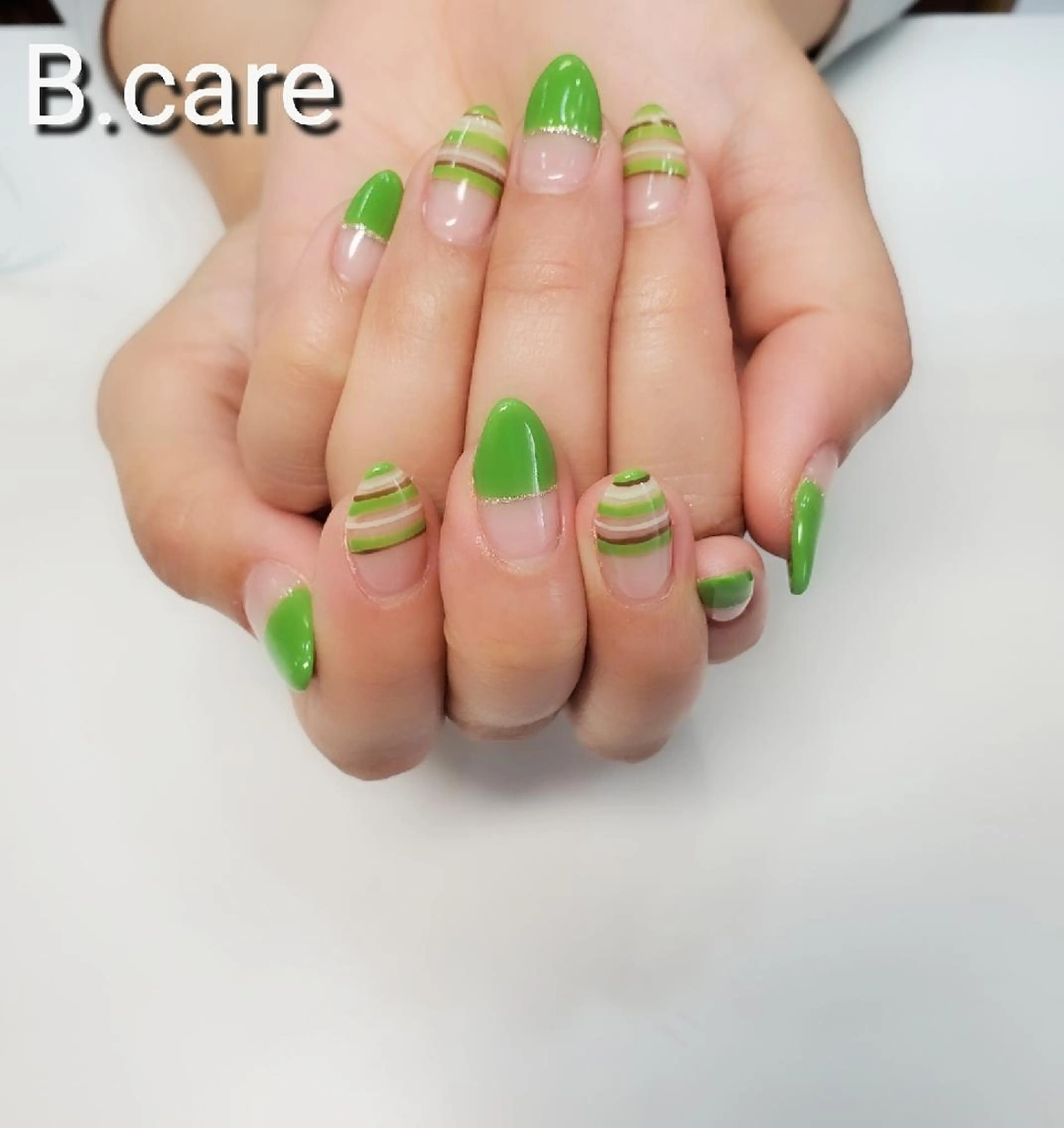 ネイル フレンチネイル 早坂  のネイルデザイン