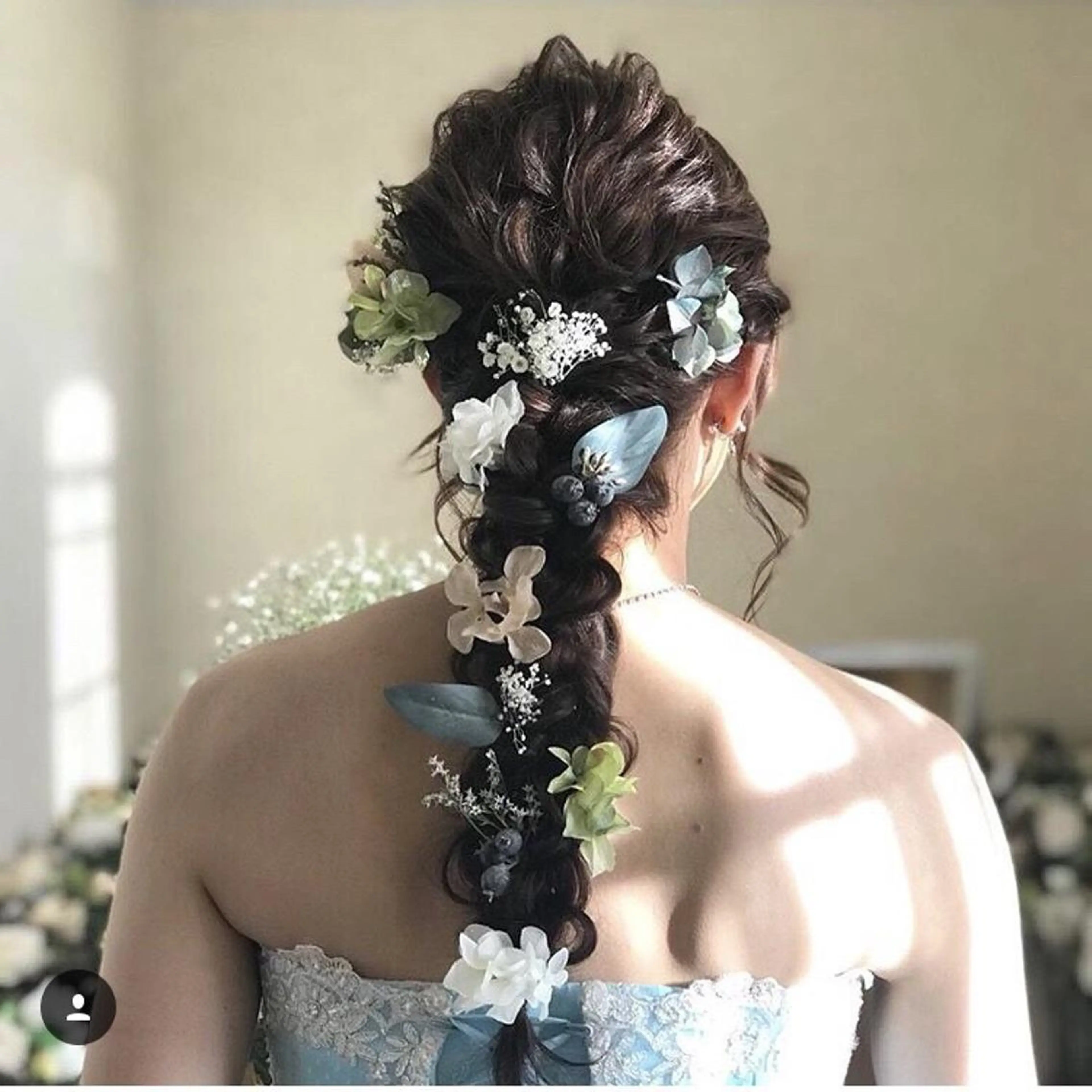 ロング ヘアアレンジ レイヤーカット✖️ 柔らかベージュカラーのヘアスタイル