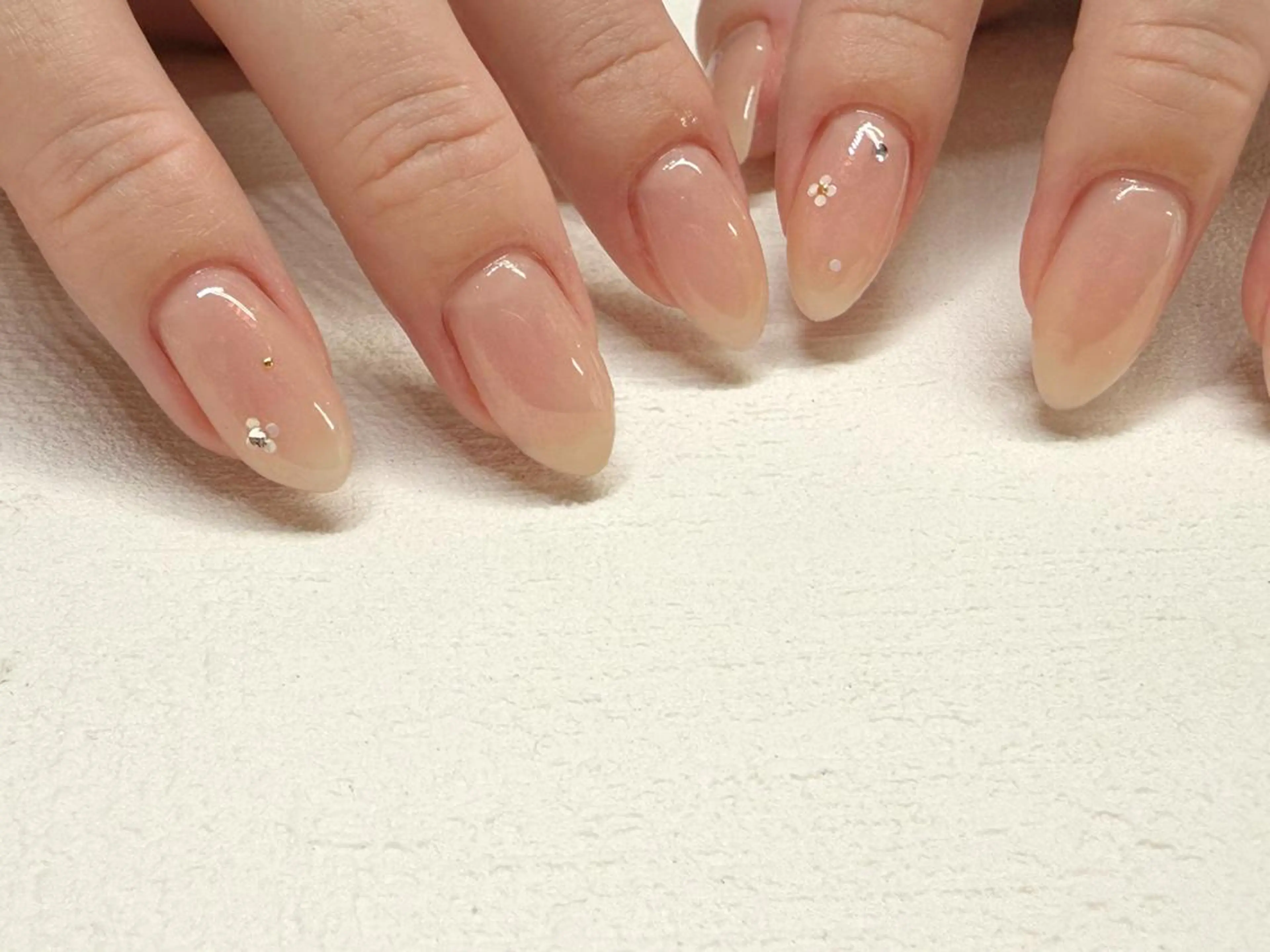 ネイル 透明感/y2k/ 美月⟡.· sofaのネイルデザイン