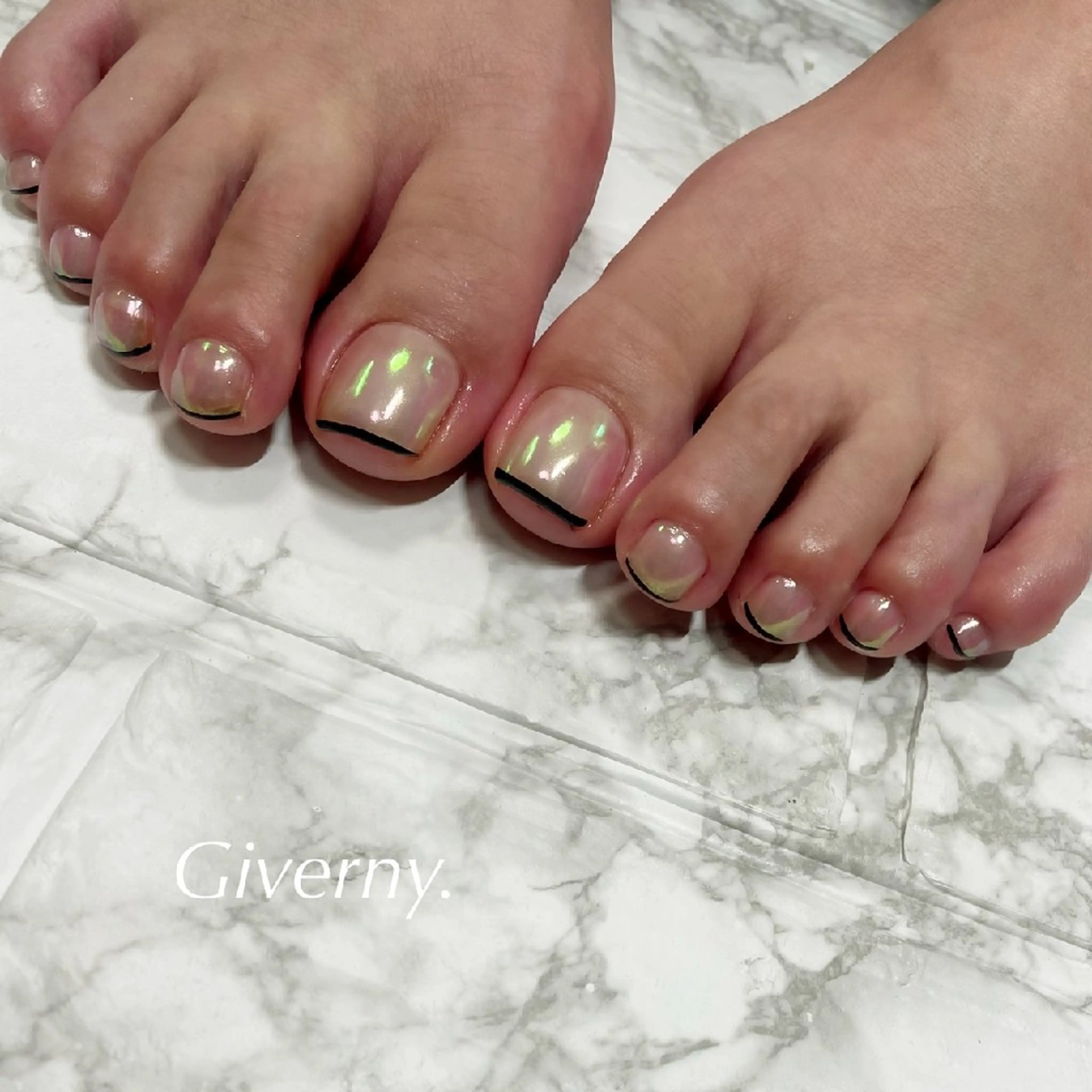 ネイル オーロラネイル フットネイル フットネイル Giverny .のネイルデザイン