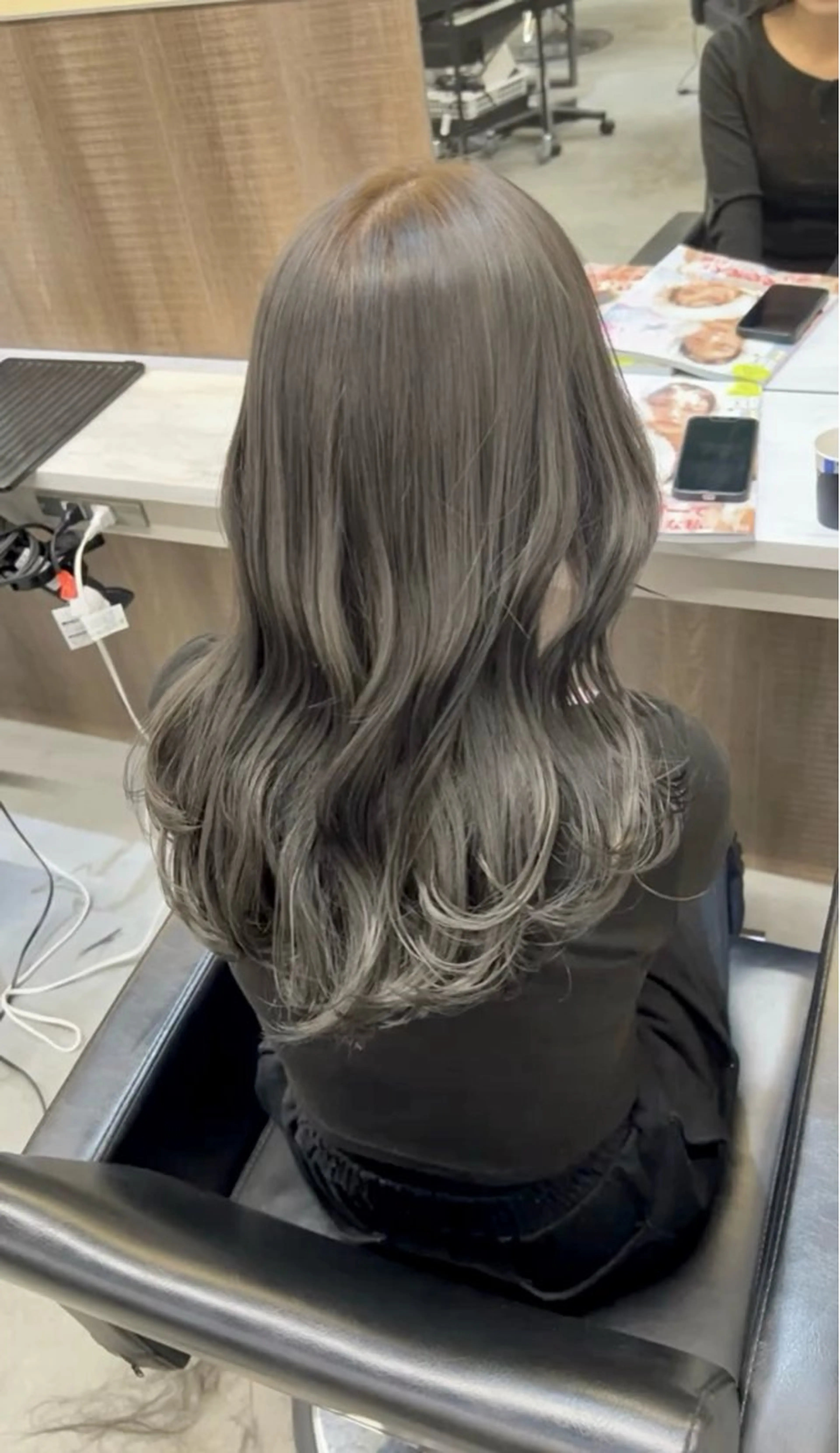 セミロング カラー 韓国ヘア🇰🇷 YUKINAのヘアスタイル